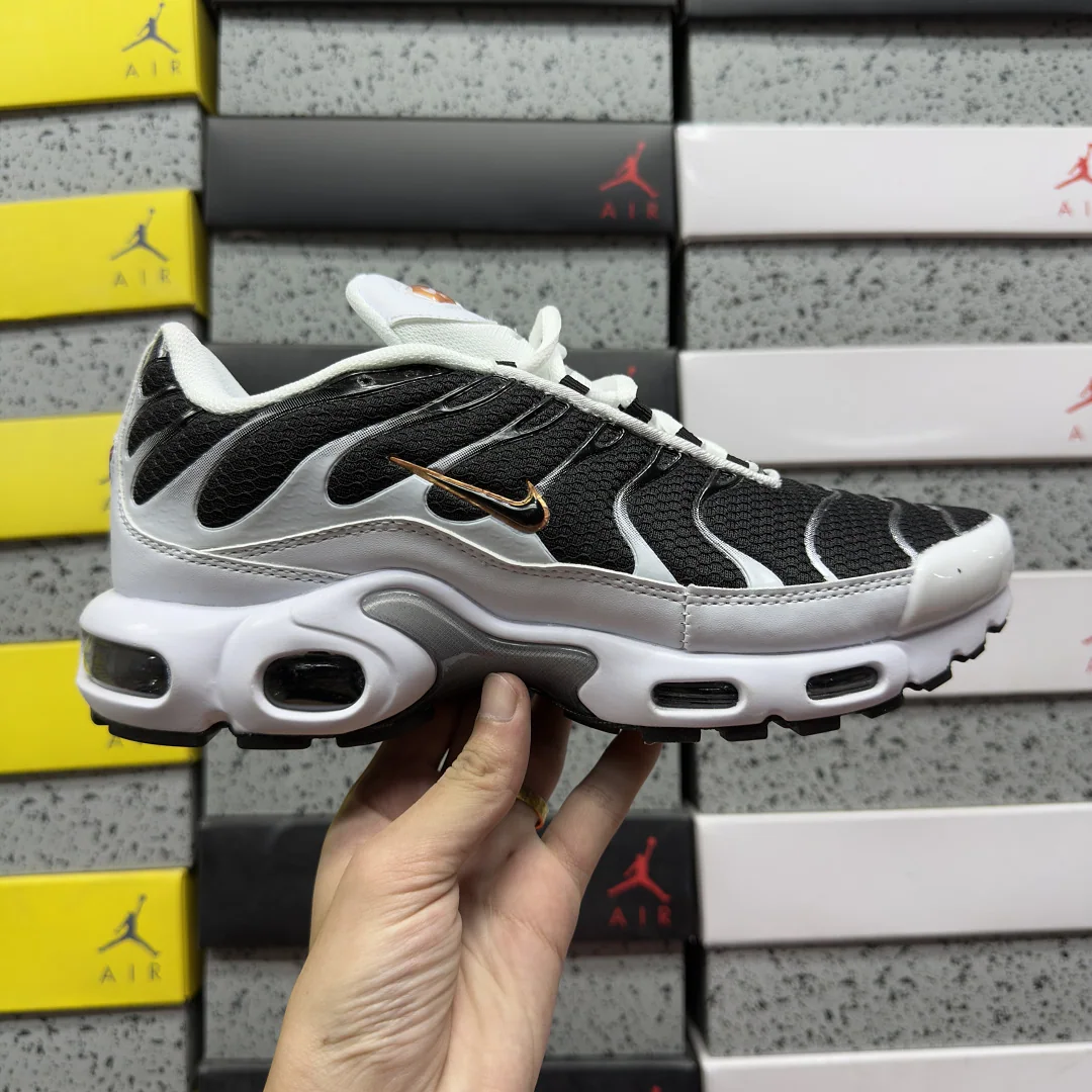 나이키 [BD] 에어 맥스 플러스 CT1094-102 201874 Nike Air Max Plus White Black Metallic 상세 이미지 6