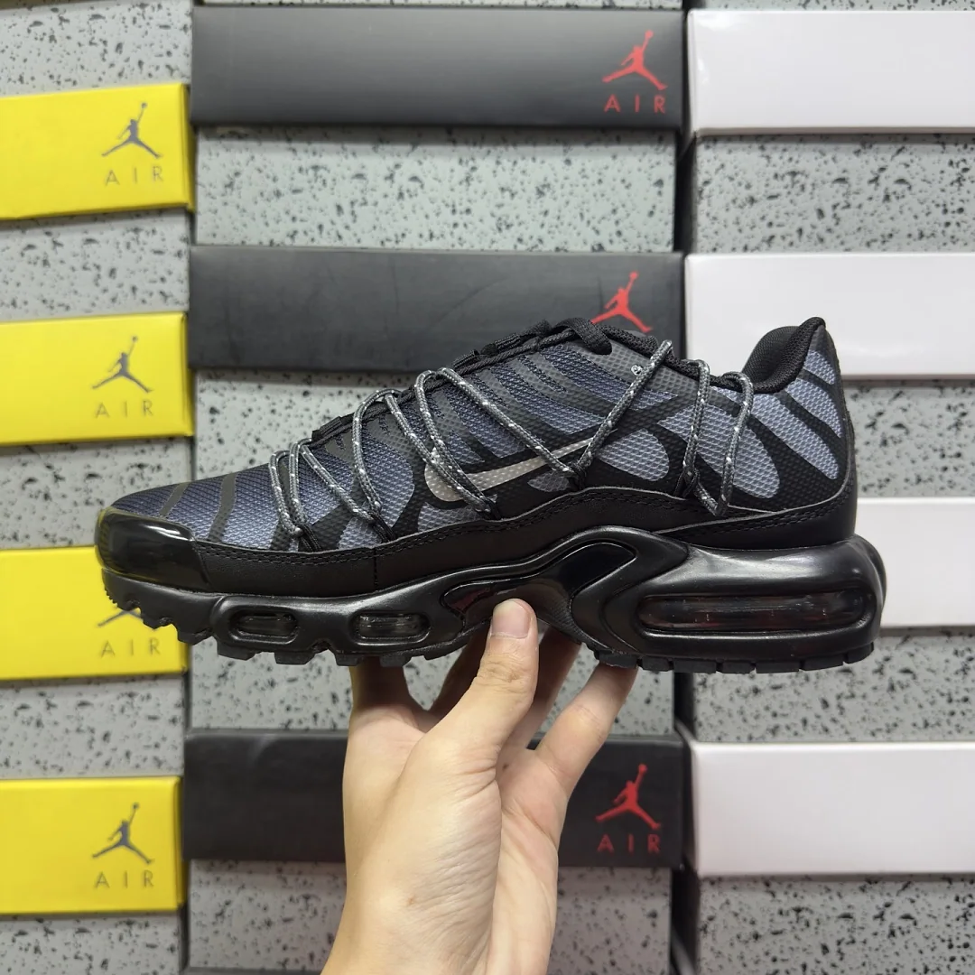 나이키 [BD] 에어 맥스 플러스 유틸리티 FZ2770-001 201913 Nike Air Max Plus Utility Black 상세 이미지 5