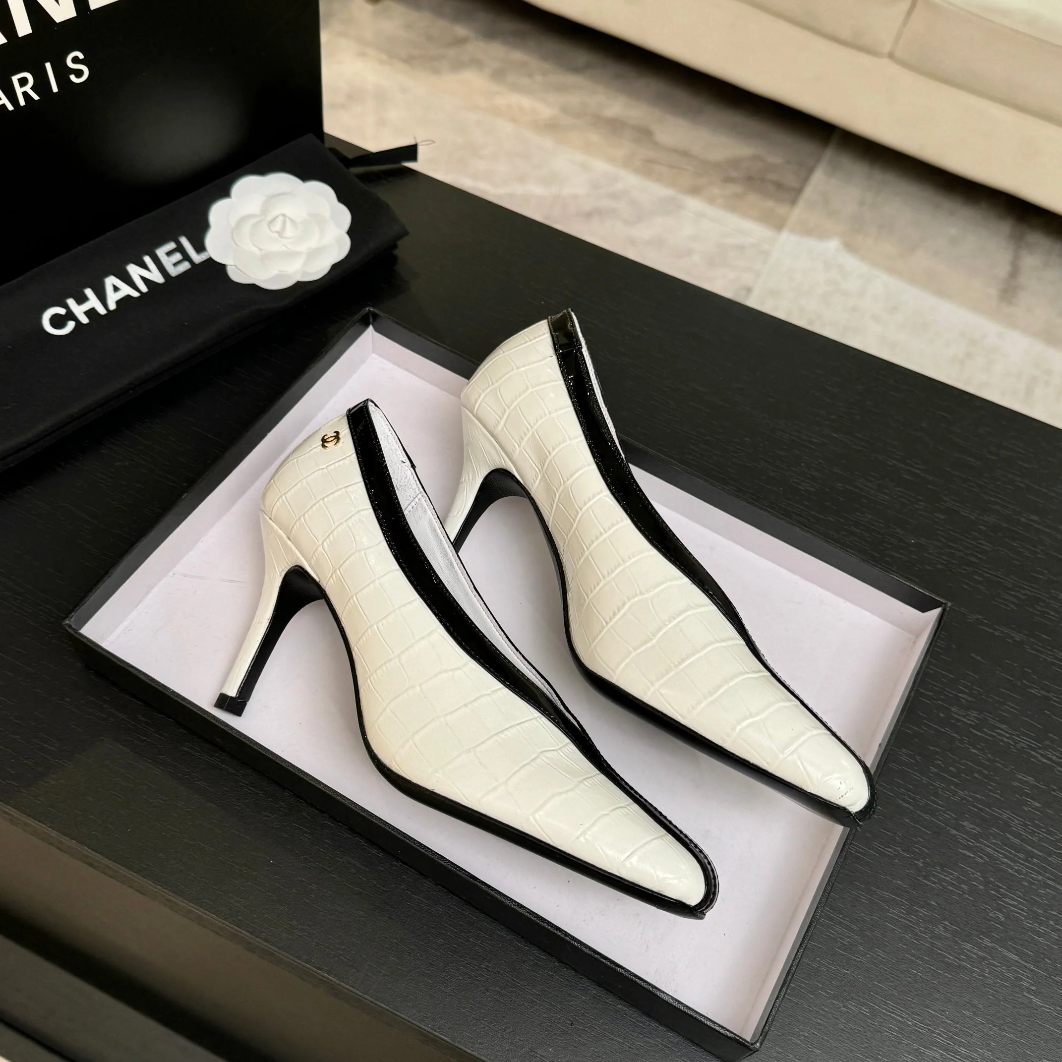 샤넬 더블 C 크로코다일 스퀘어 토 하이힐 상세 이미지 9