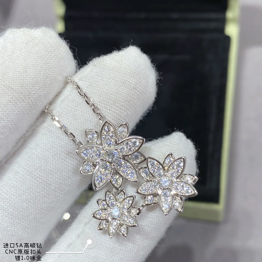 반클리프앤아펠 로터스 장식 목걸이 상세 이미지 9