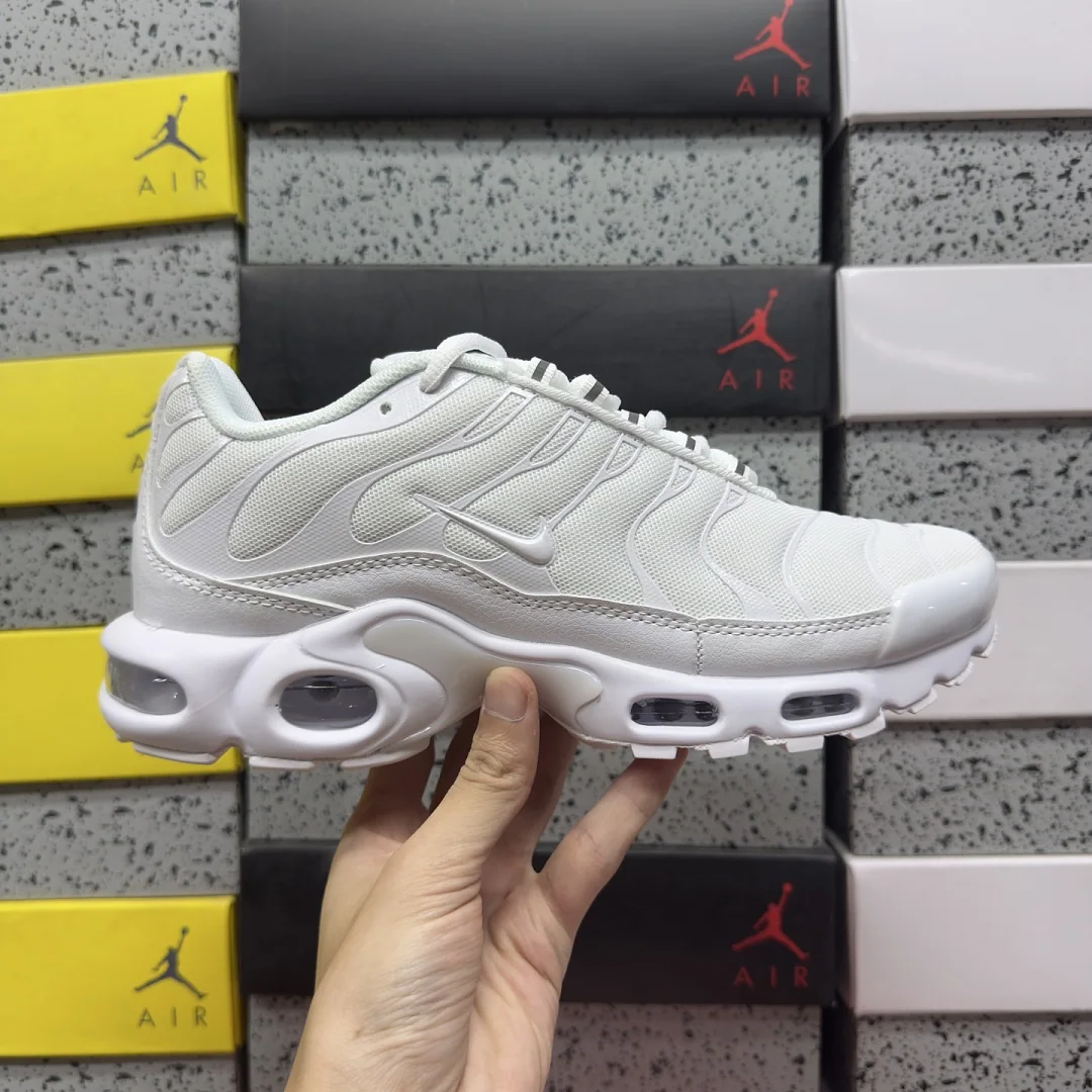 나이키 [BD] 에어 맥스 플러스 DM2362-100 201897 Nike Air Max Plus White Pure Platinum 상세 이미지 2