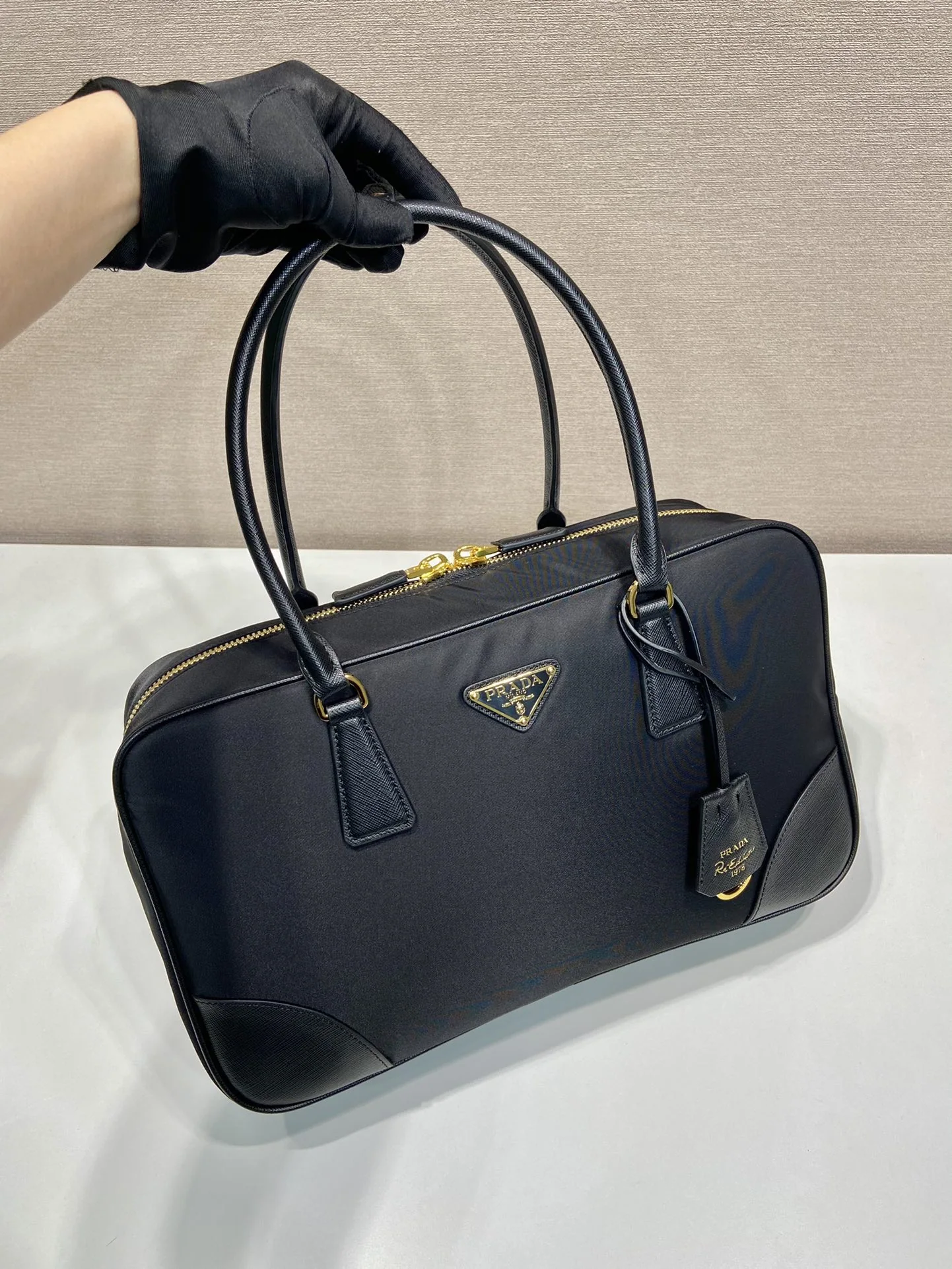 프라다 리사이클 나일론 더블 핸들 핸드백 1BB114 상세 이미지 2
