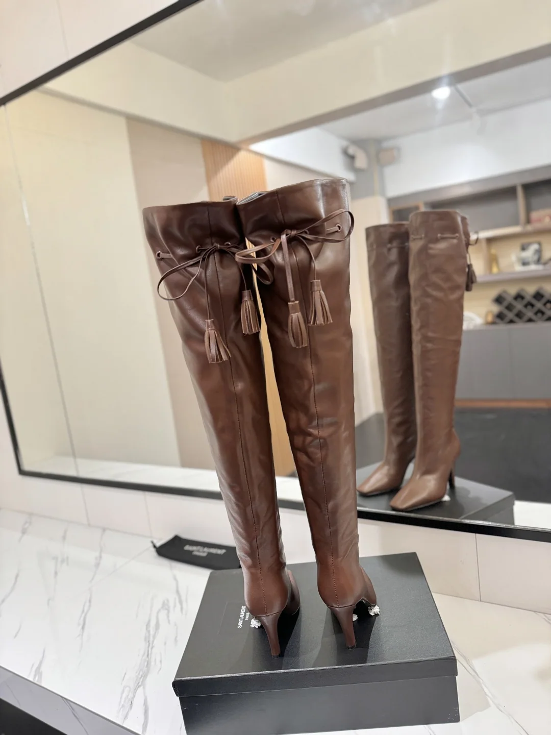 생로랑 태슬 장식 오버니 마틴 부츠 9444 상세 이미지 8
