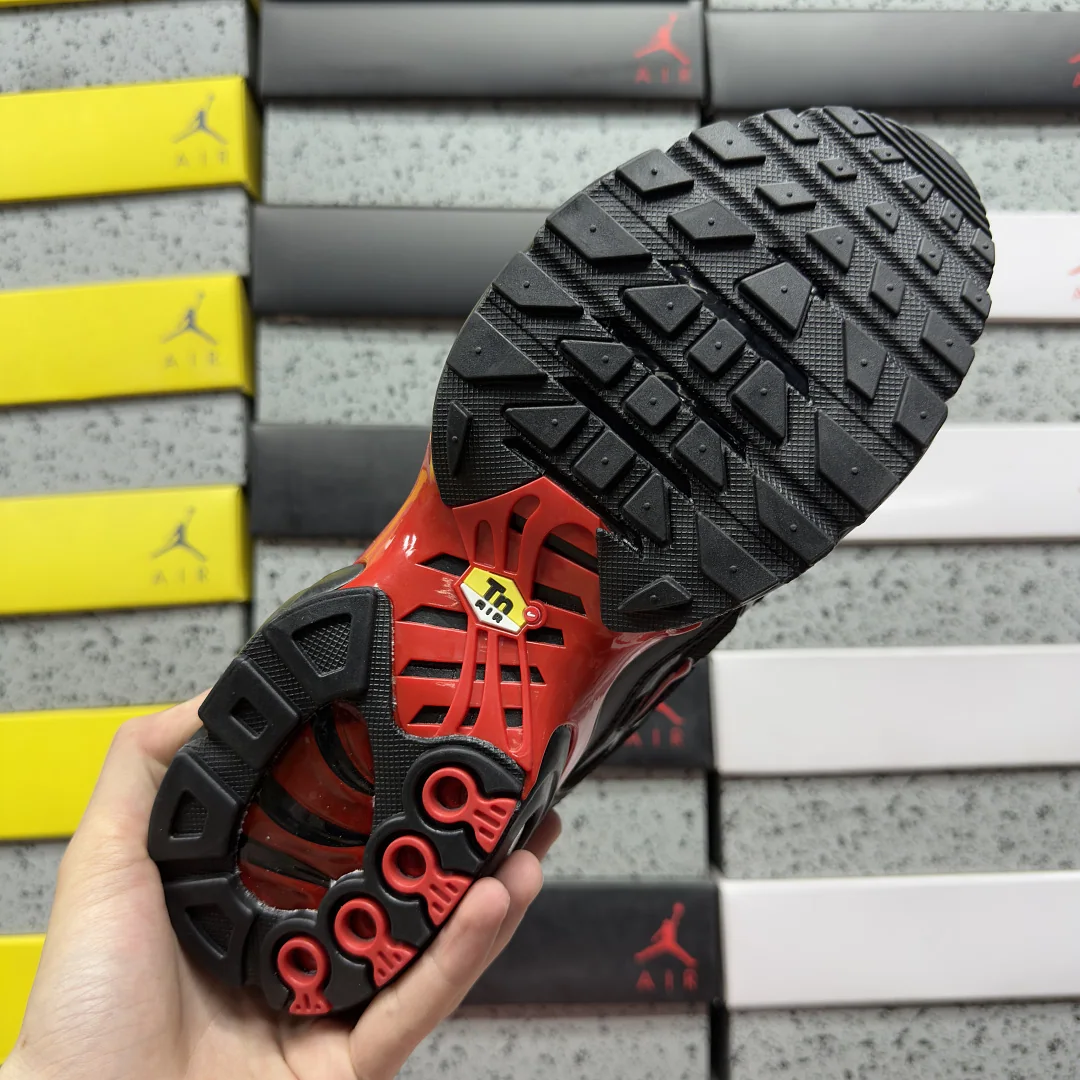 나이키 [BD] 에어 맥스 플러스 CU4864-001 201860 Nike Air Max Plus Bred 상세 이미지 5
