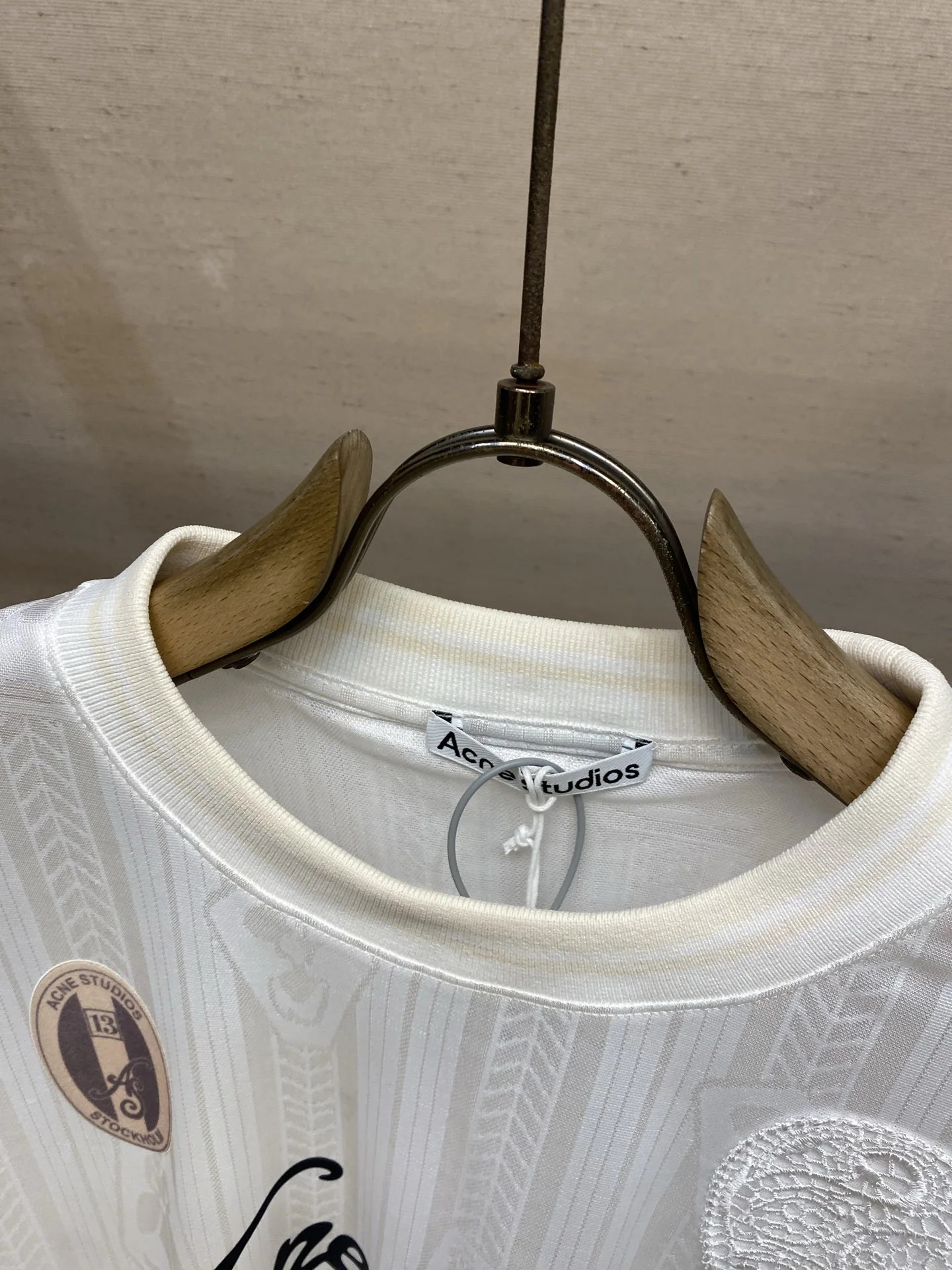 아크네스튜디오 풋볼 재카드 로고 긴팔 셔츠 상세 이미지 3