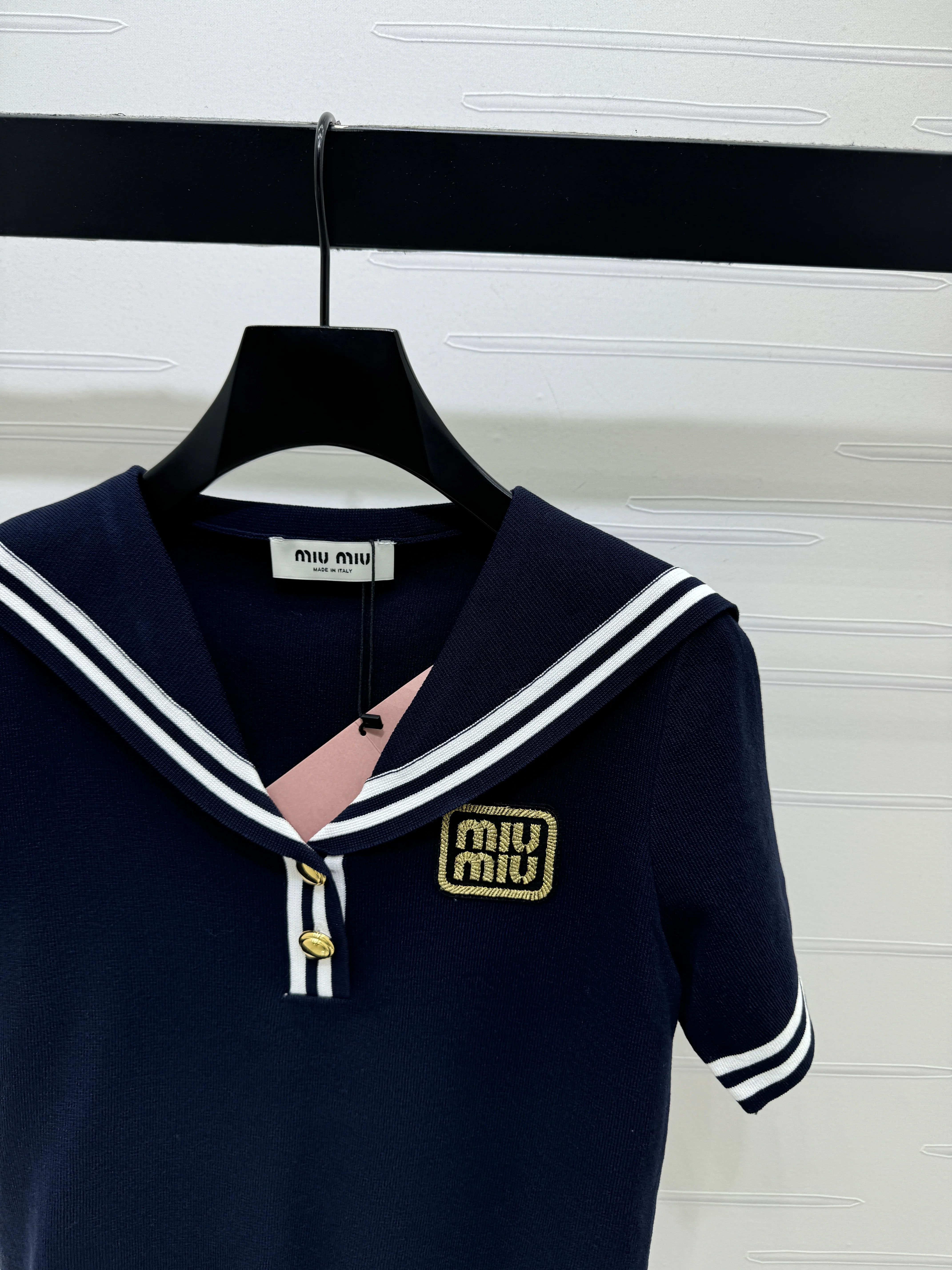 미우미우 V넥 스트라이프 트리밍 숄 반팔 니트 가디건 상세 이미지 11