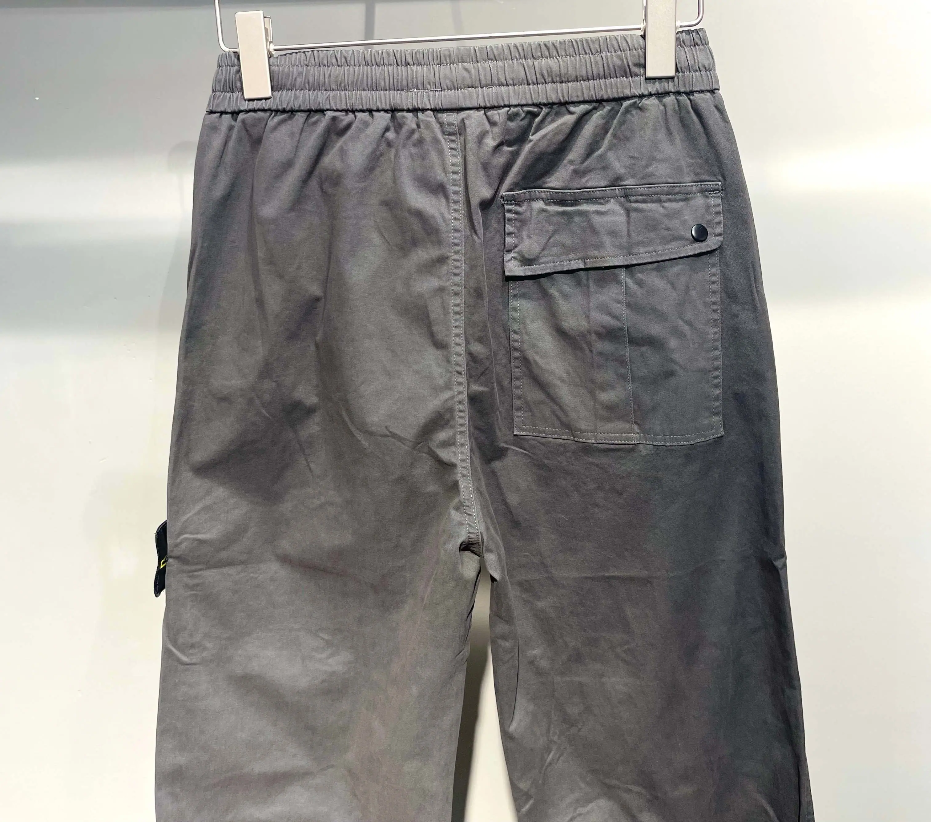 스톤아일랜드 뉴배지 멀티포켓 밴딩 카고 팬츠 25 SS 상세 이미지 8