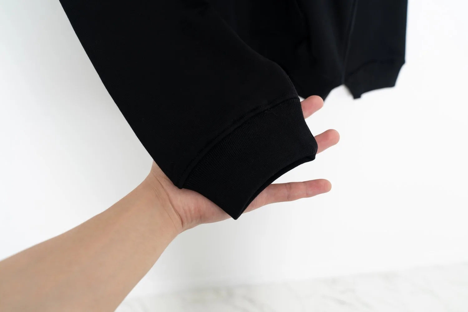 발렌시아가 남성 후드 스웨트셔츠 블랙 상세 이미지 8