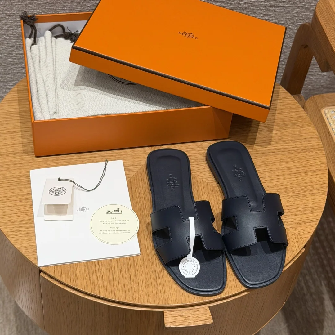 에르메스 오란 네이비 송아지가죽 슬리퍼 117389