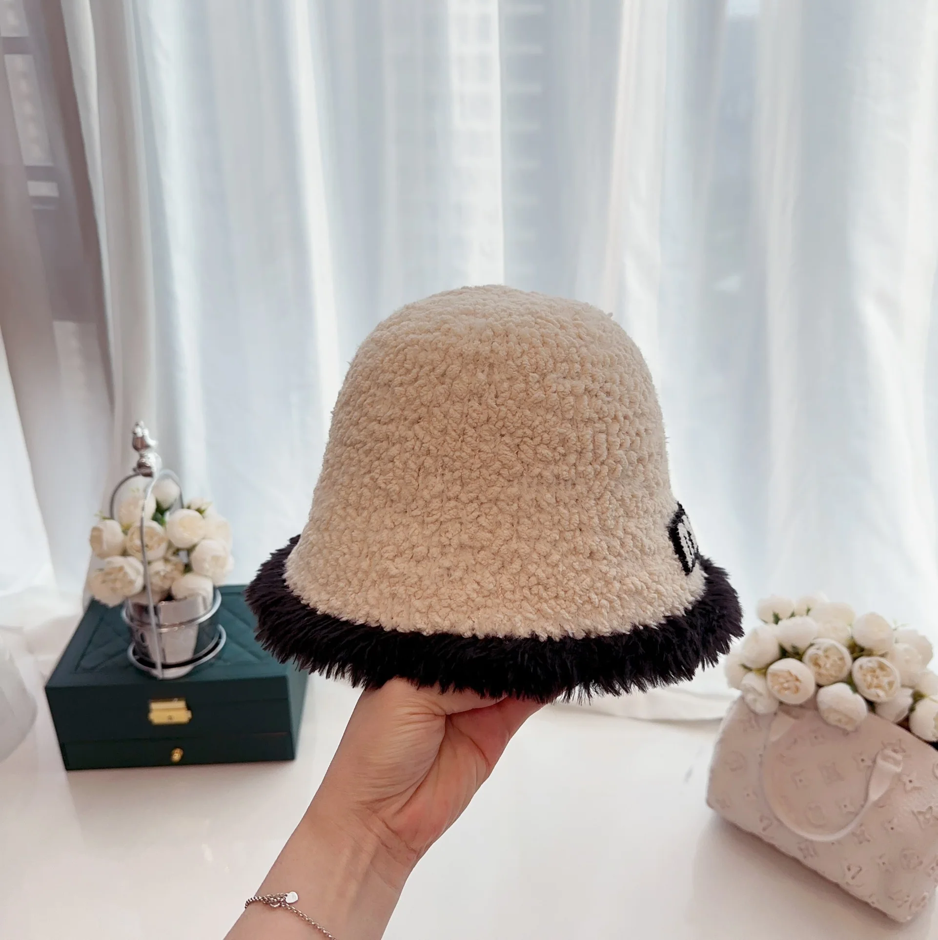 미우미우 모자 81139 Miu Miu Cap 상세 이미지 3