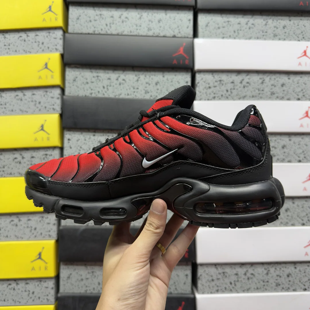 나이키 [BD] 에어 맥스 플러스 DC1936-001 201873 Nike Air Max Plus Deadpool 상세 이미지 3