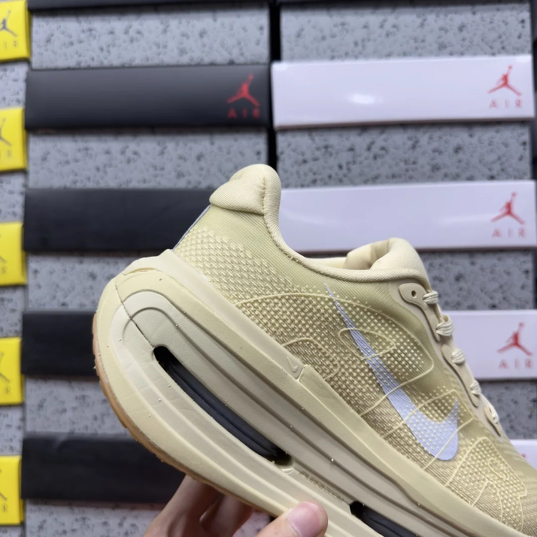 나이키 [5A] 보메로 프리미엄 IM8334-200 201786 Nike Vomero Premium 상세 이미지 7