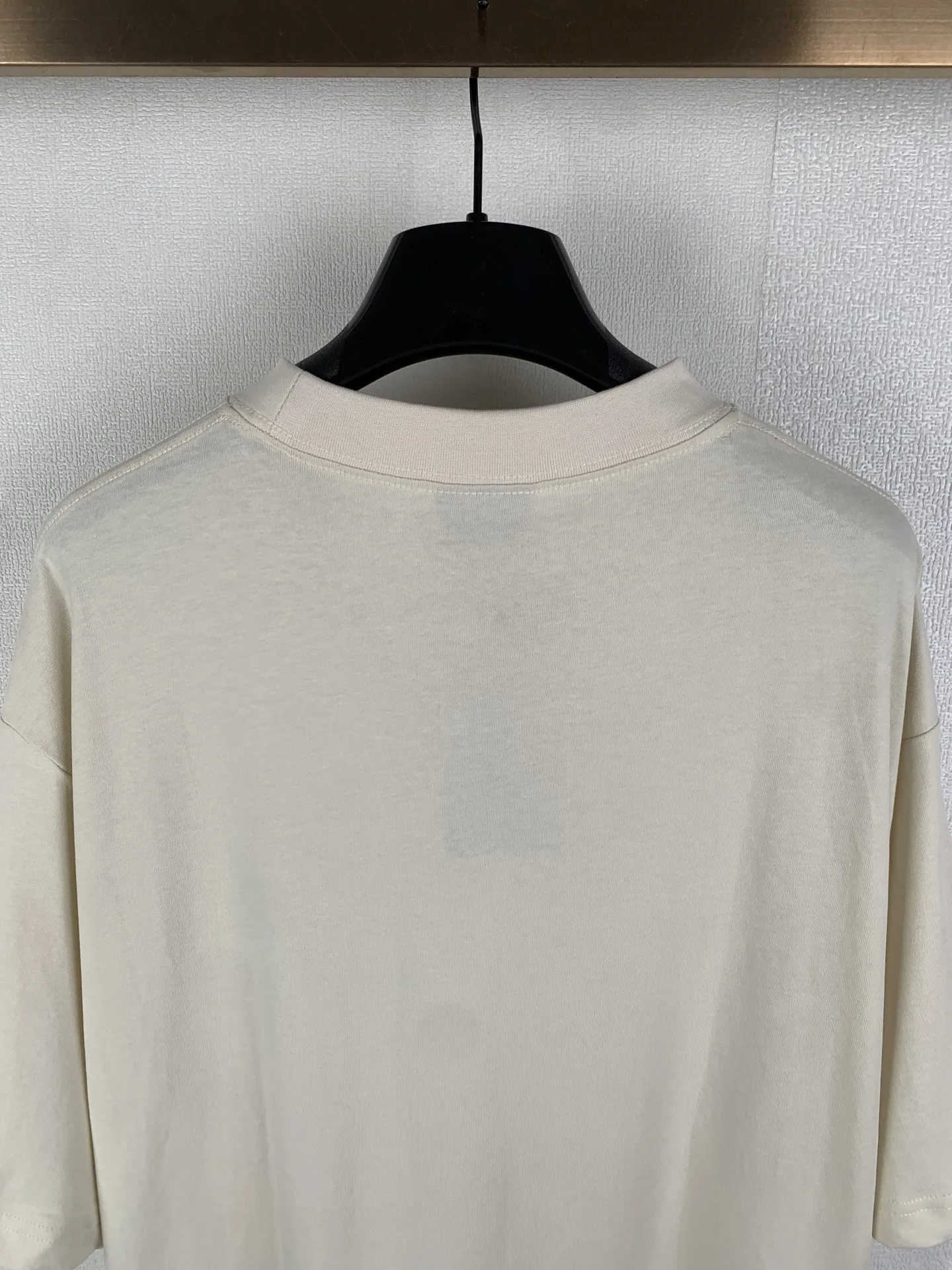 발렌시아가 24 FW 남성 로고 자수 반팔 티셔츠 24FW 상세 이미지 4