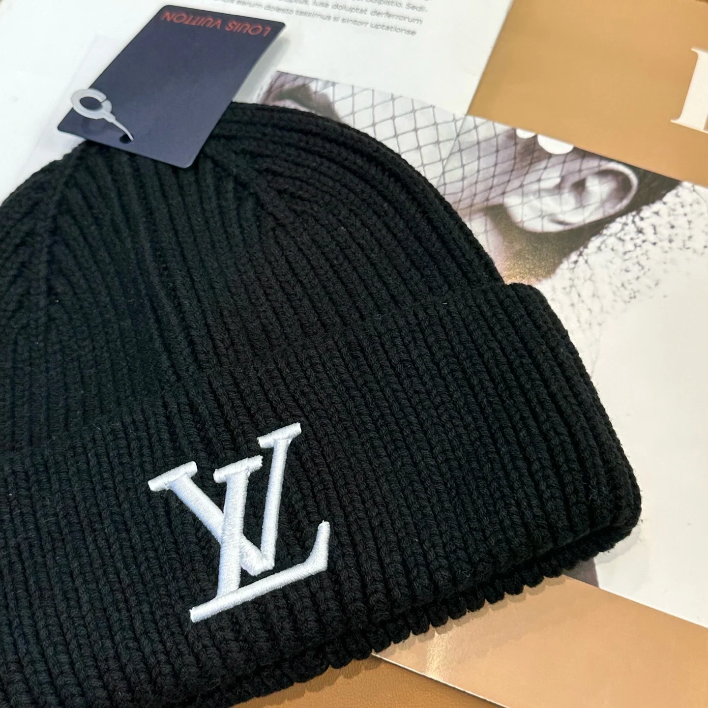 루이비통 LV 로고 니트 비니 모자 상세 이미지 4
