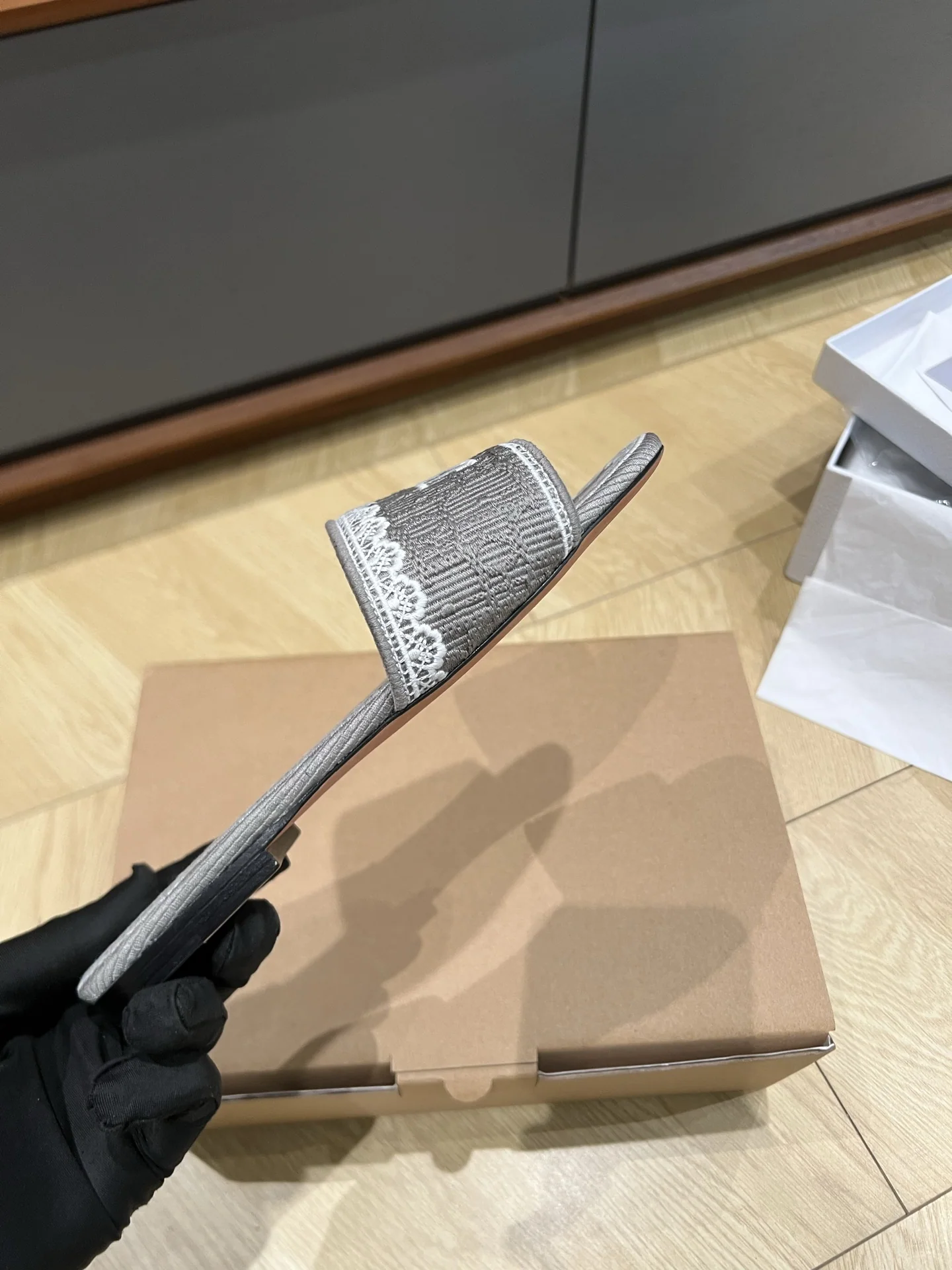 디올 자수 자카드 청키힐 샌들 상세 이미지 7