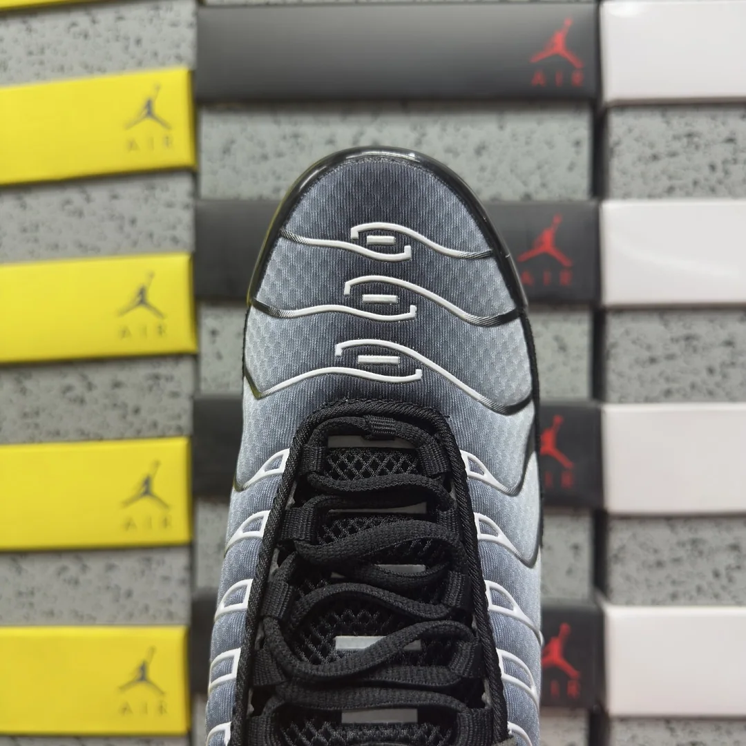 나이키 [BD] 에어 맥스 플러스 DM0032-003 201920 Nike Air Max Plus Black Silver White 상세 이미지 7