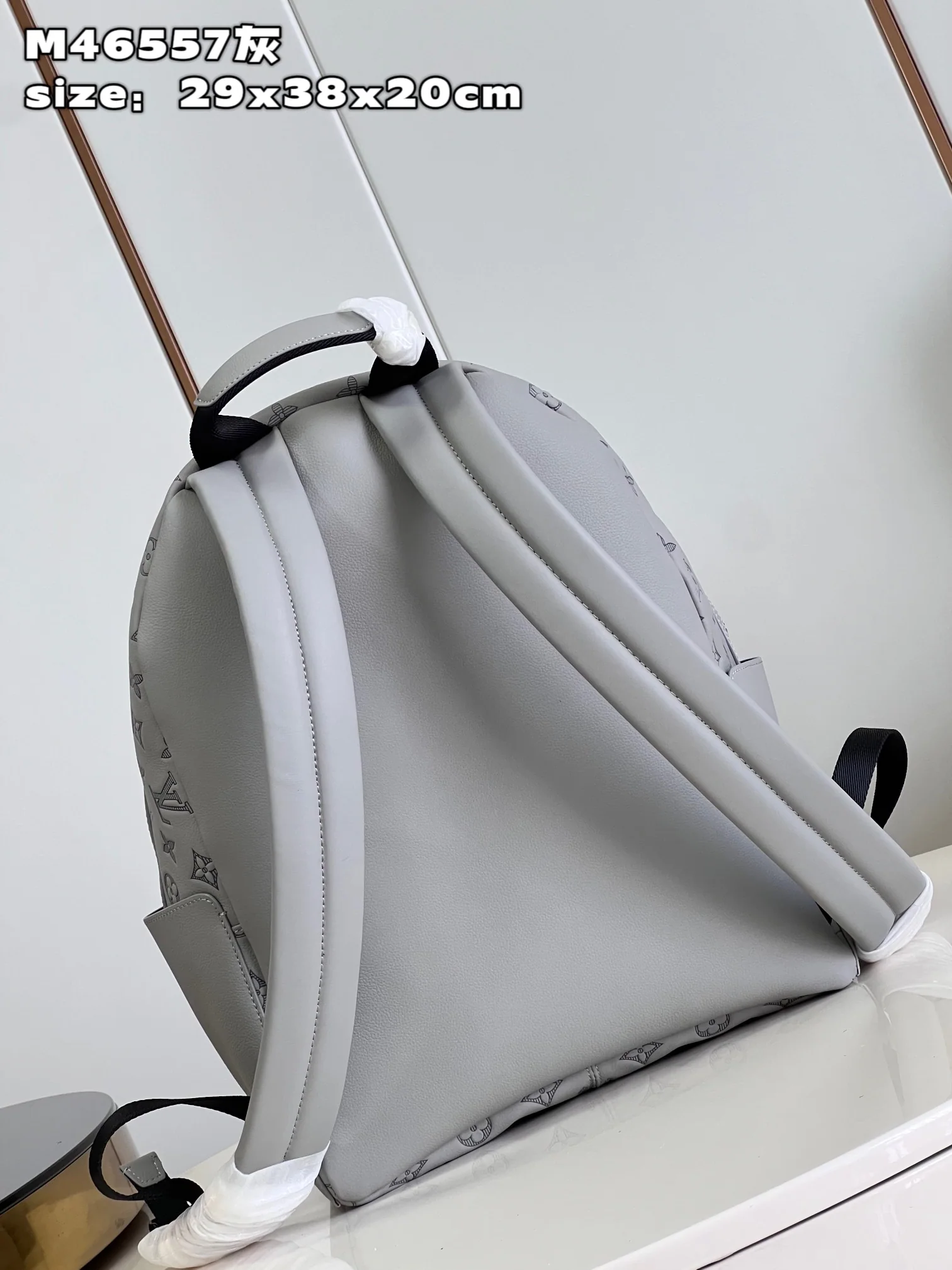 루이비통 M46557 그레이 백팩 모노그램 상세 이미지 5