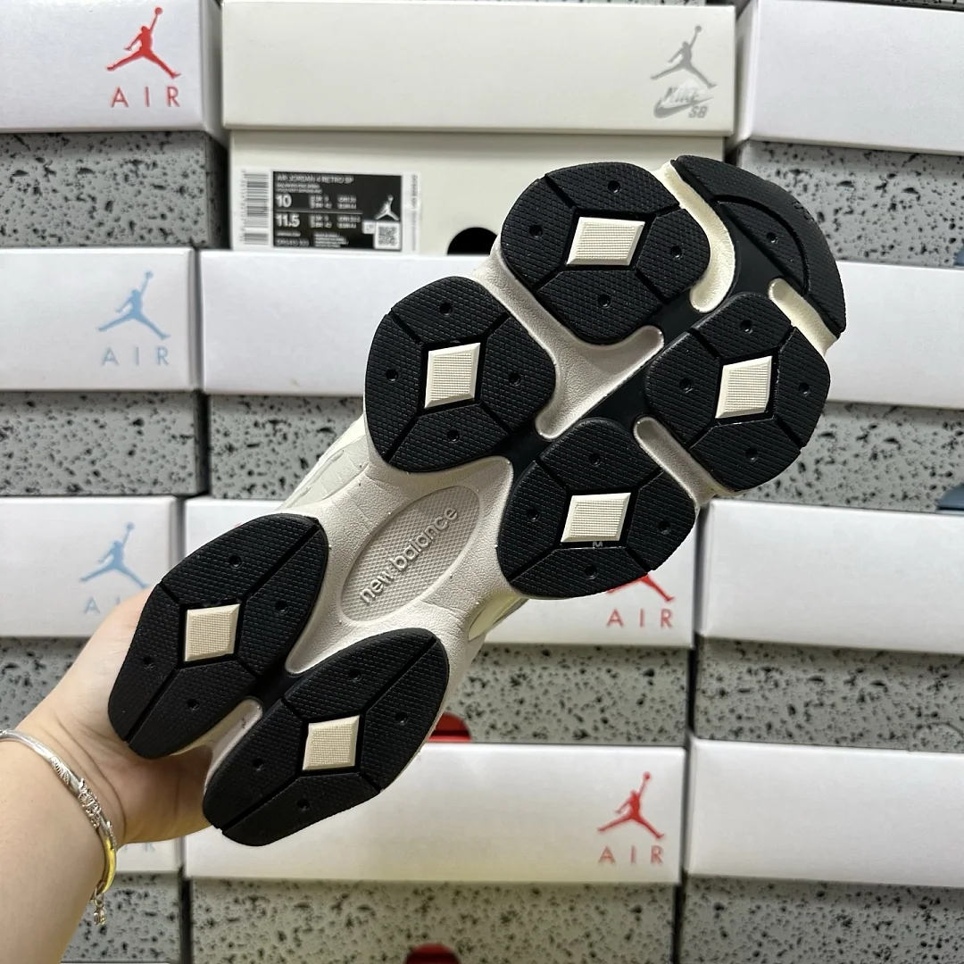 뉴발란스 [C] 9060 U9060EEE 202164 New Balance 9060 상세 이미지 4