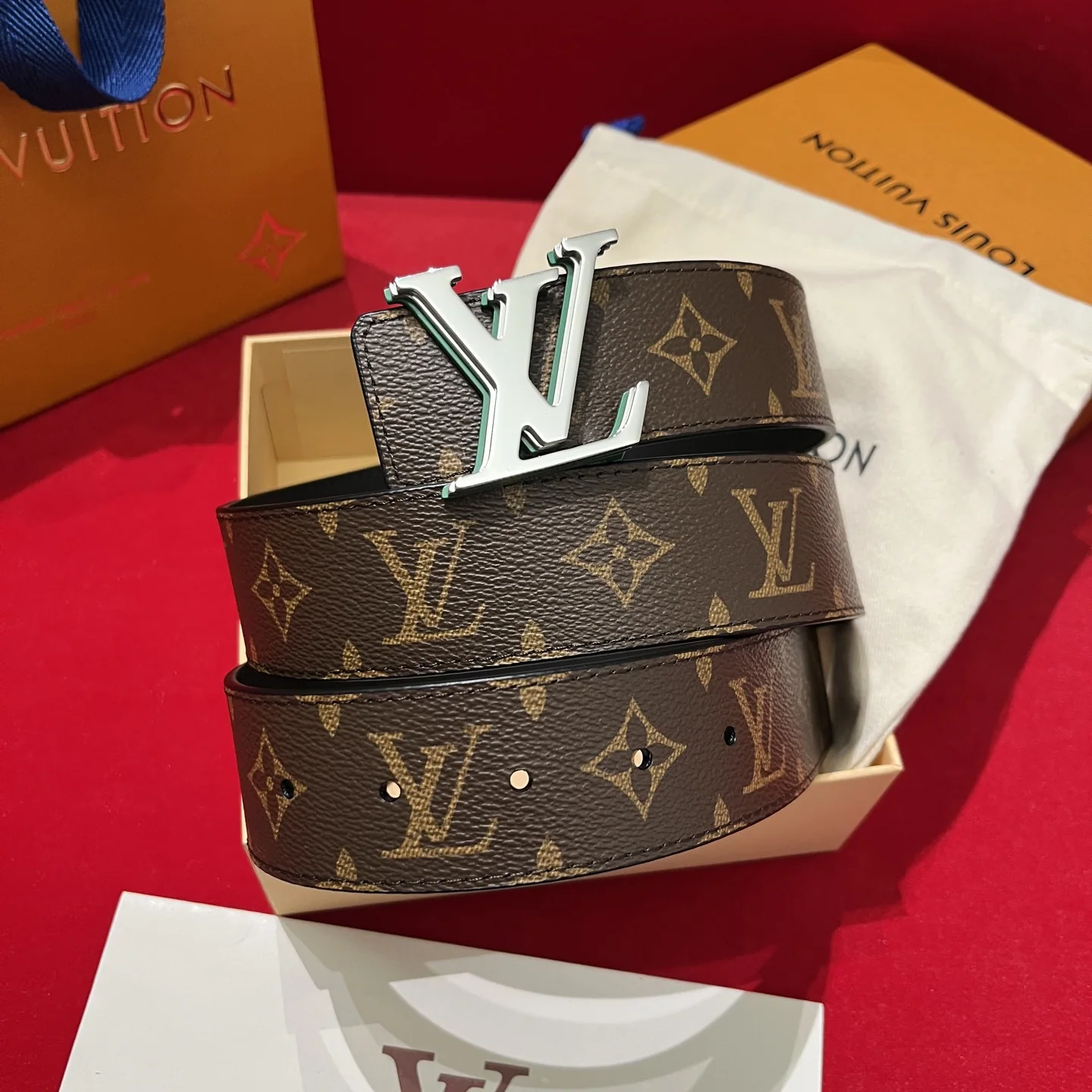 루이비통 LV 옵틱 버클 캔버스 벨트 상세 이미지 9