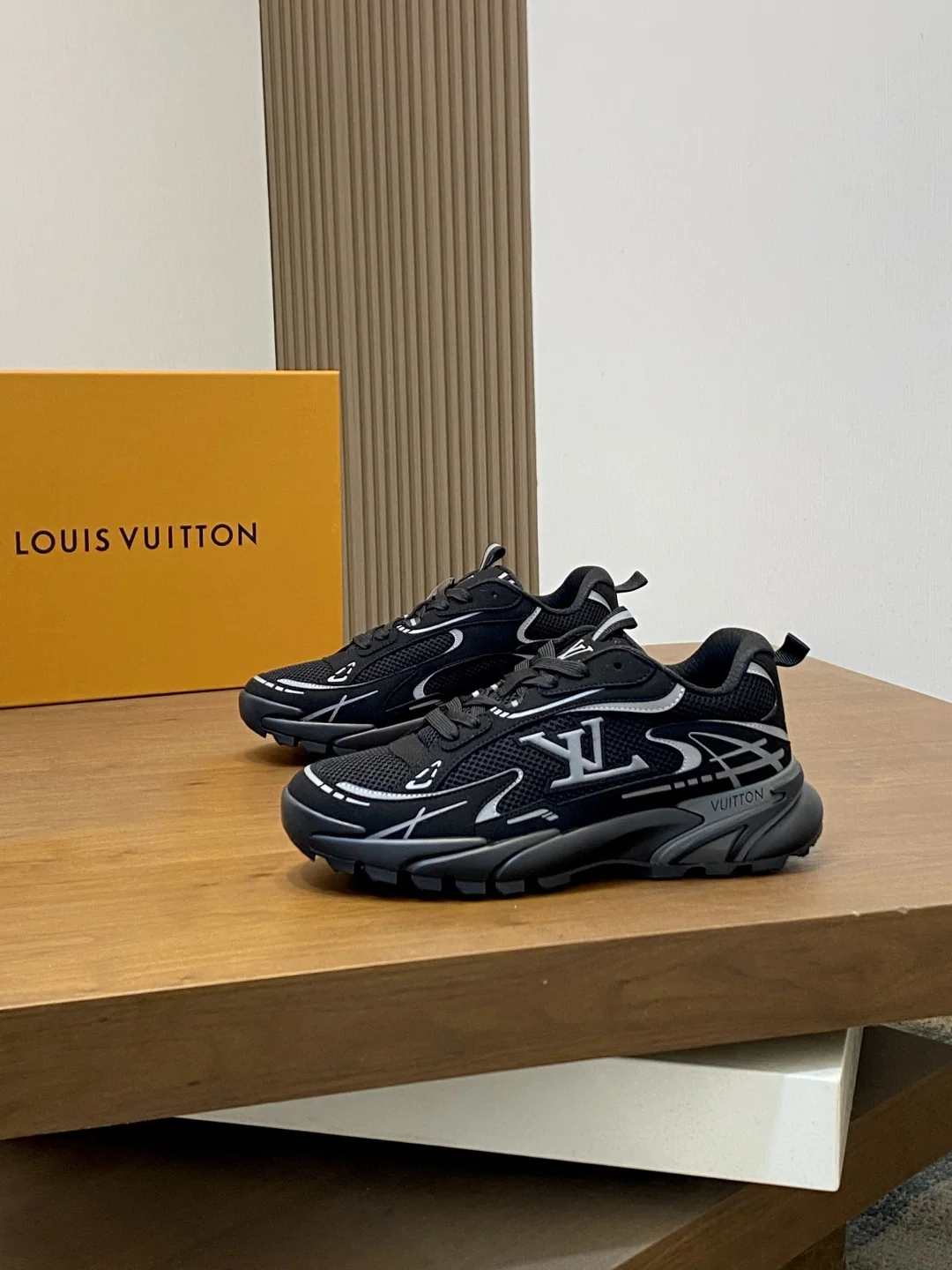 루이비통 LV 런 2.0 스니커즈 상세 이미지 3