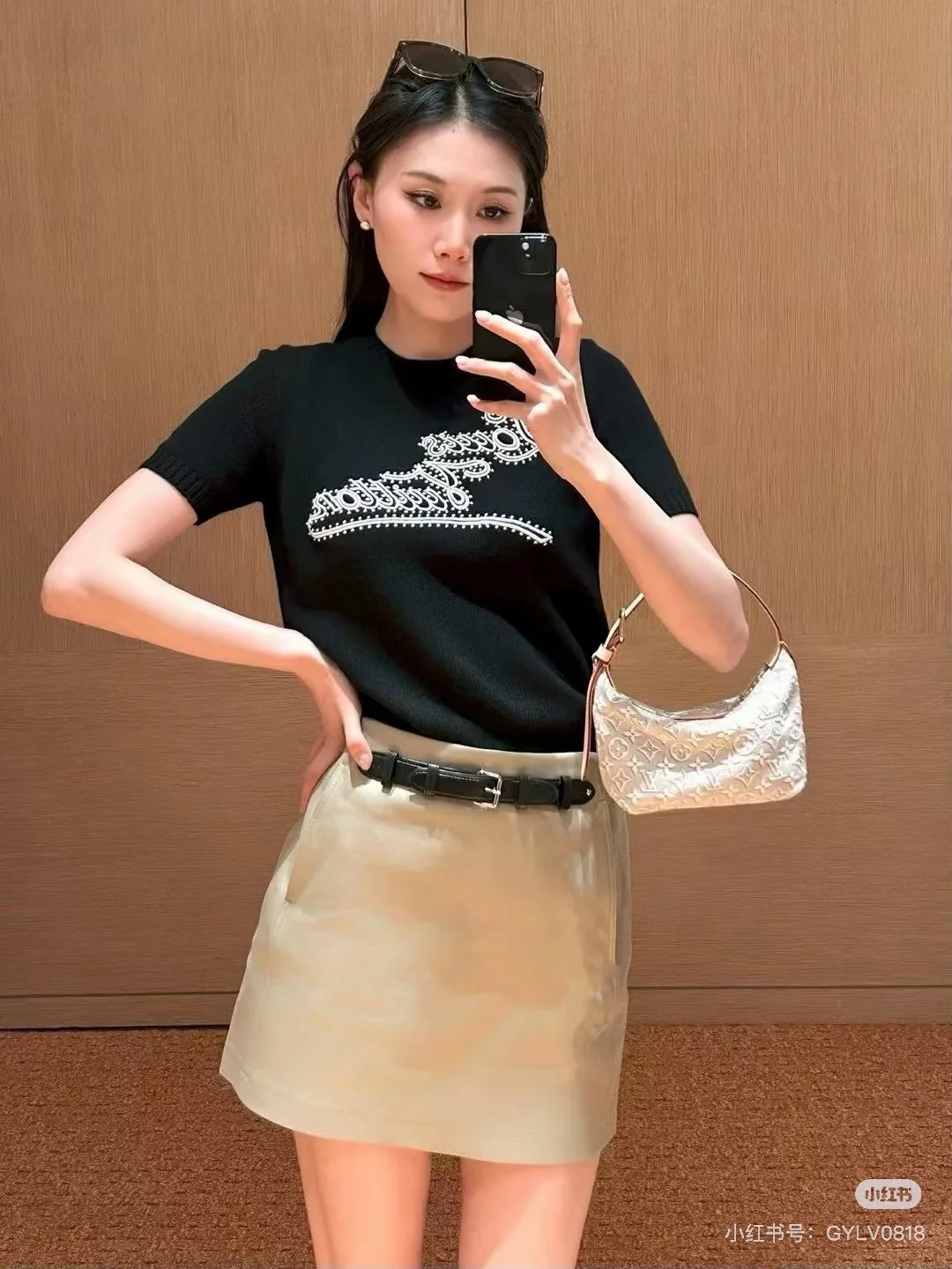 루이비통 캐시미어 자수 여성 반팔 티셔츠 상세 이미지 8
