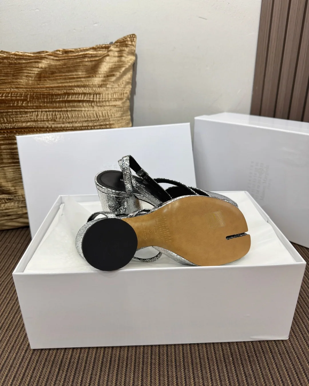 마르지엘라 MM 6 스플릿 토 하이힐 샌들 상세 이미지 9