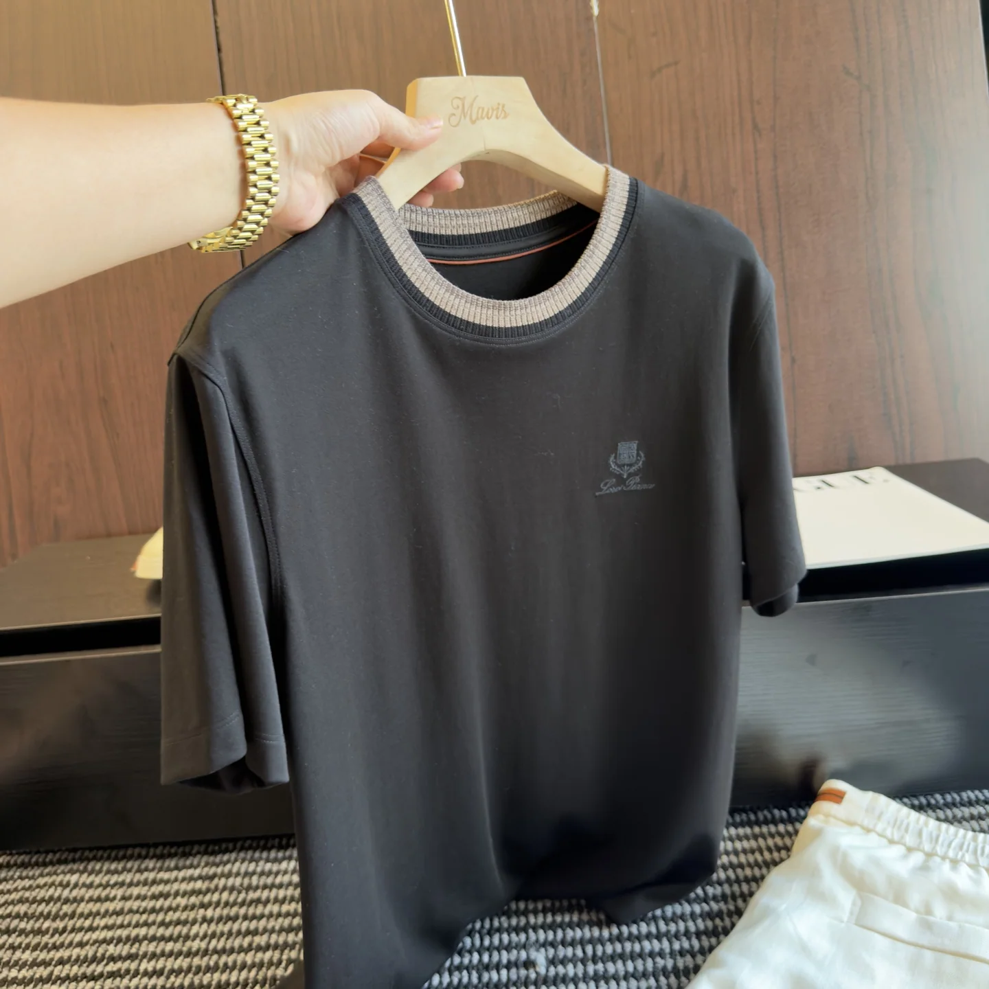 로로피아나 리브 카라 블랙라벨 남성 반팔 티셔츠 상세 이미지 5