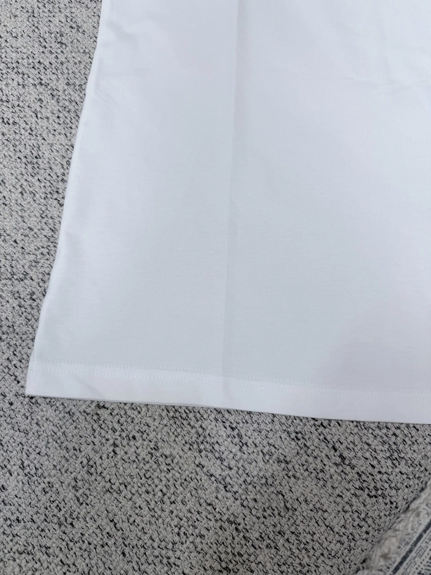 루이비통 코튼 자수 크루넥 반팔 티셔츠 26 SS 상세 이미지 7