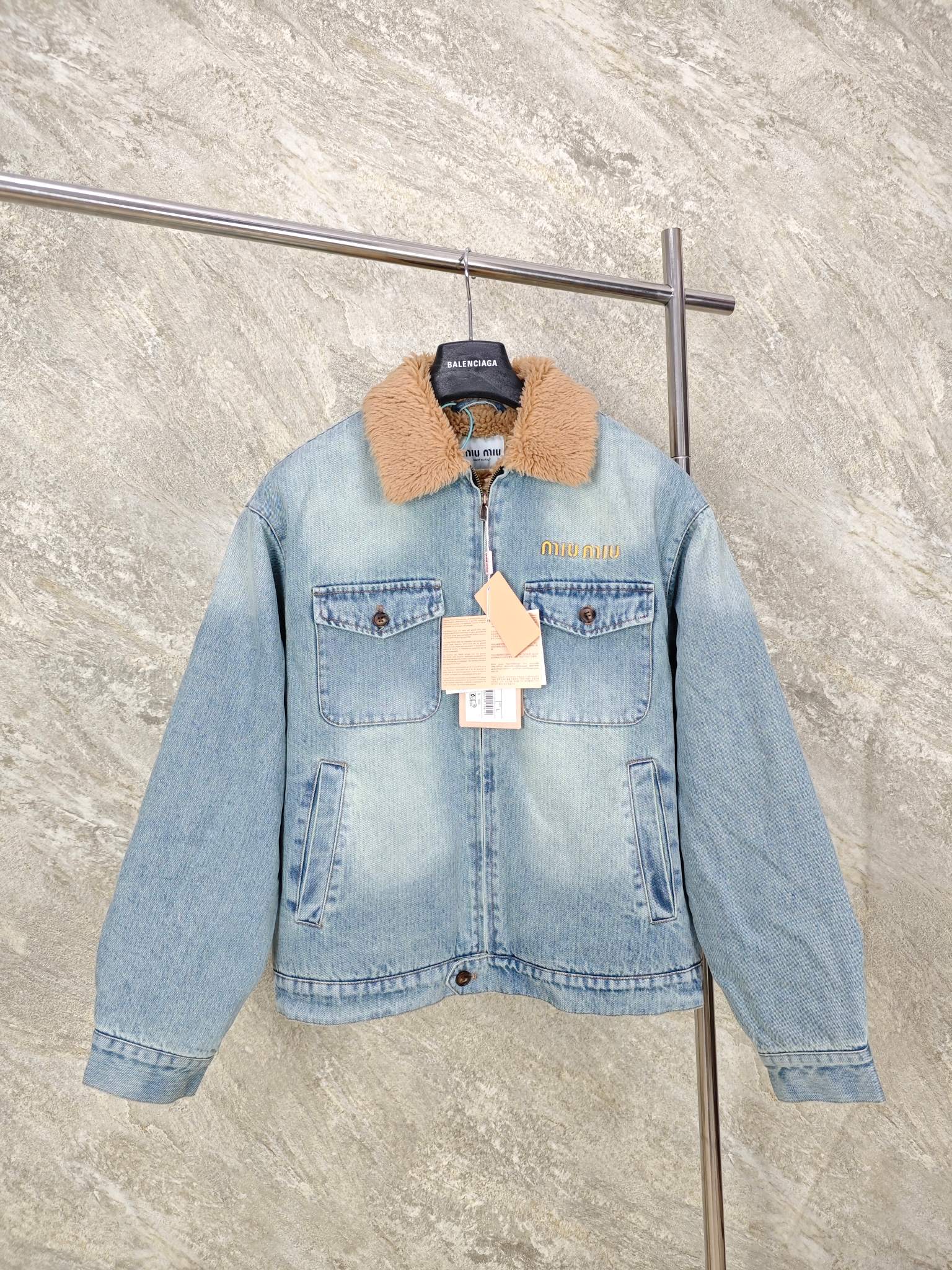 미우미우 워시드 데님 코튼 자켓 25FW