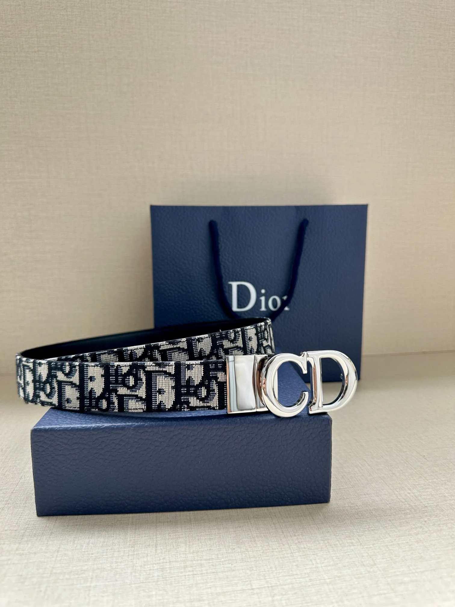 디올 몽테뉴 양면 블루 가죽 벨트 상세 이미지 3