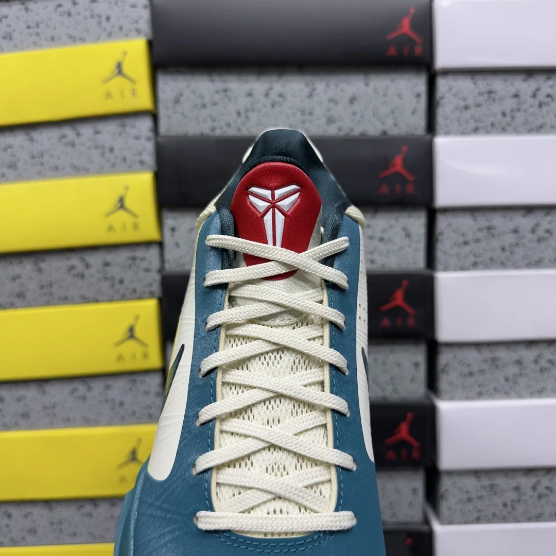 나이키 [GX] 코비 5 프로트로 IZ1852-100 201739 Nike Kobe 5 Protro Caitlin Clark Coconut 상세 이미지 4