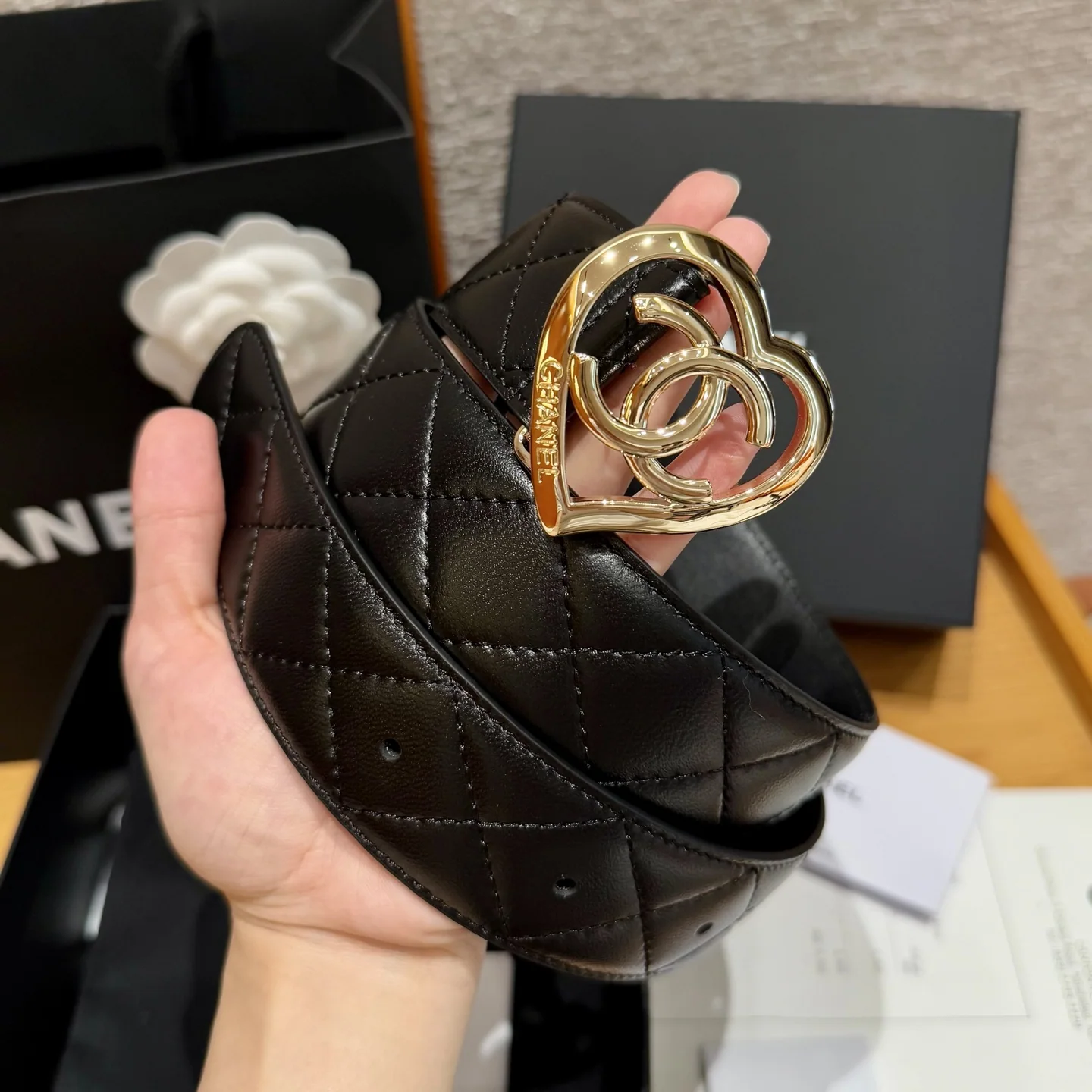 샤넬 하트형 메탈 더블 C 램스킨 벨트 상세 이미지 2