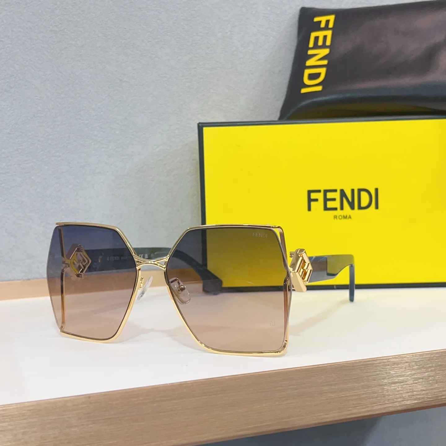 펜디 선글라스 74249 Fendi Sunglasses 상세 이미지 3