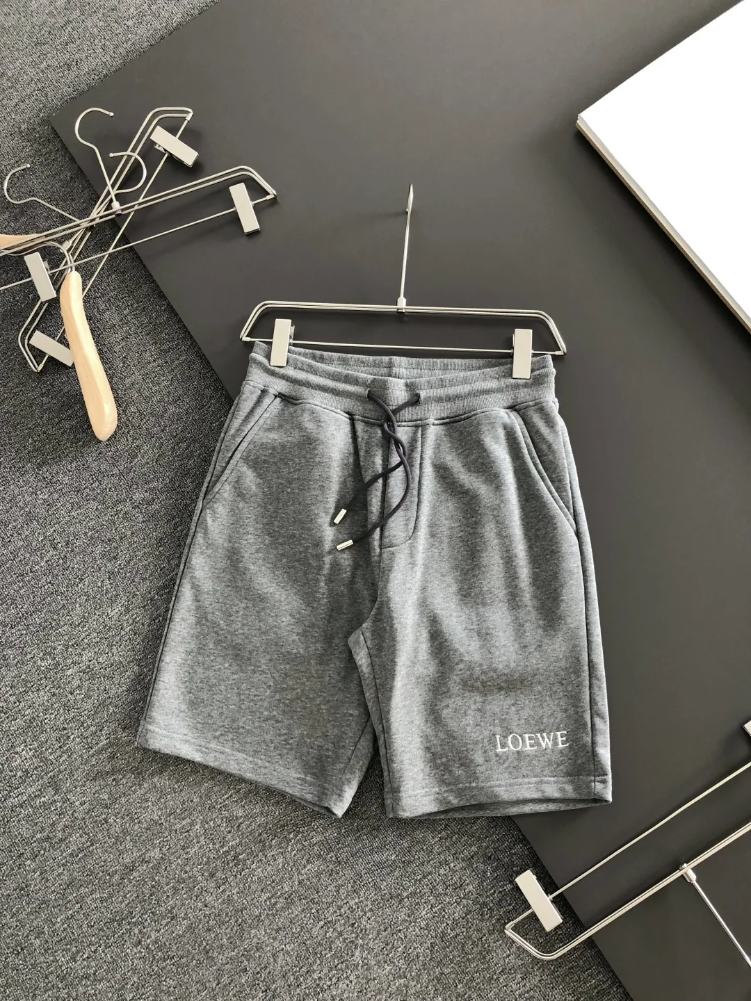 로에베 자수 포인트 남성 반바지 2026 SS 상세 이미지 1