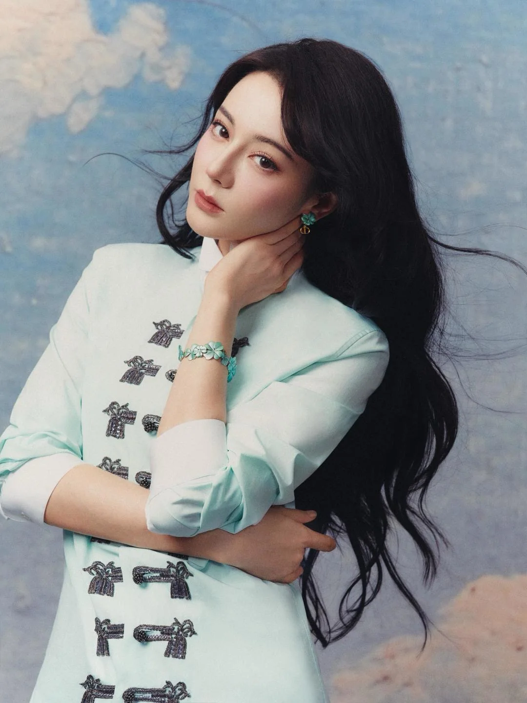 디올 트레포일 CD 귀걸이 상세 이미지 3