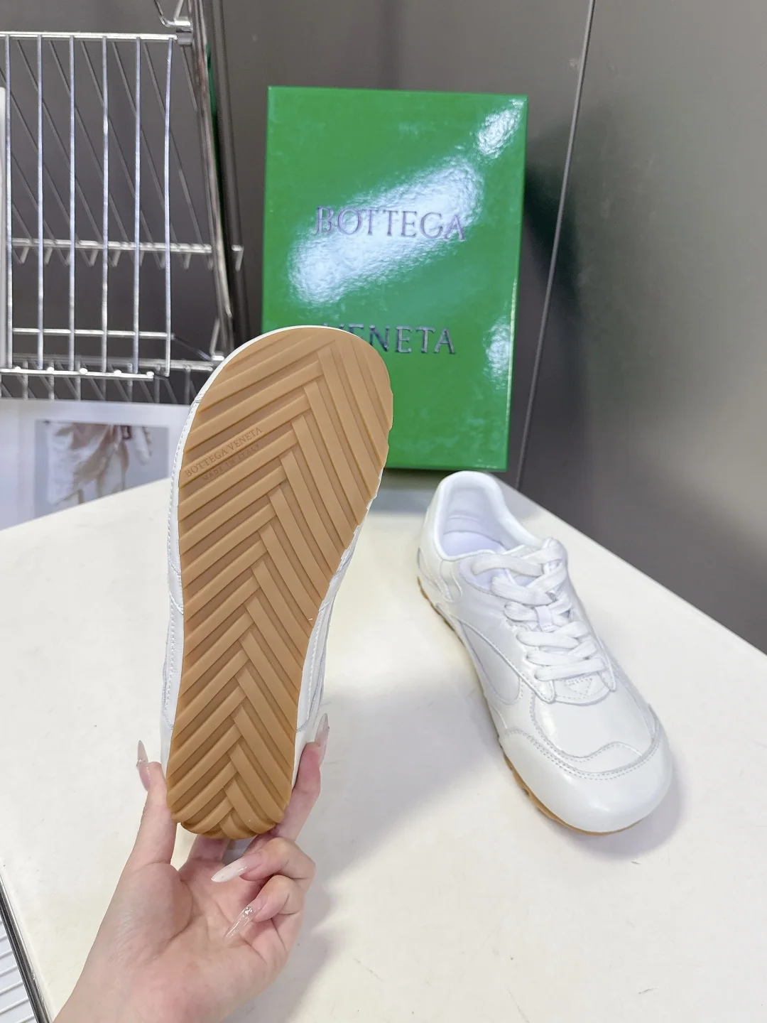 보테가베네타 나일론 스웨이드 운동화 상세 이미지 9