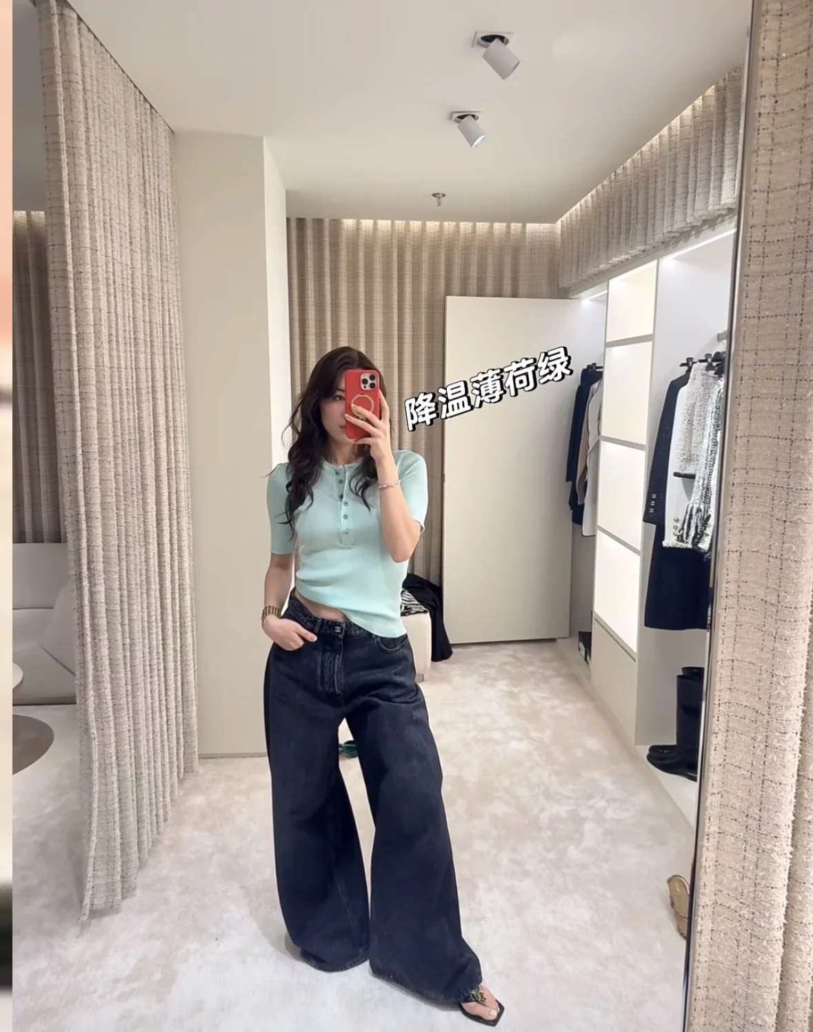 샤넬 라인스톤 버튼 장식 여성 반팔 니트 상세 이미지 3