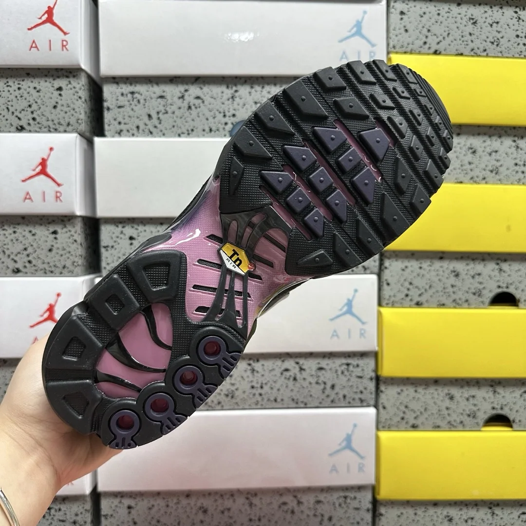 나이키 [DF] 에어 맥스 플러스 DZ3670-006 201513 Nike Air Max Plus Northern Lights 상세 이미지 3