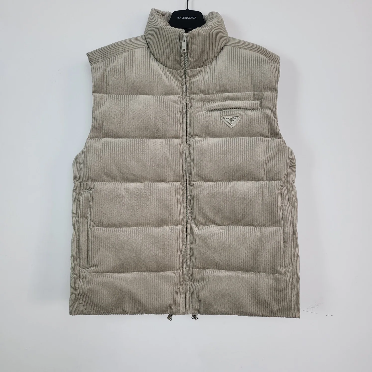 프라다 코듀로이 다운 베스트 남성 조끼 23 FW 23FW