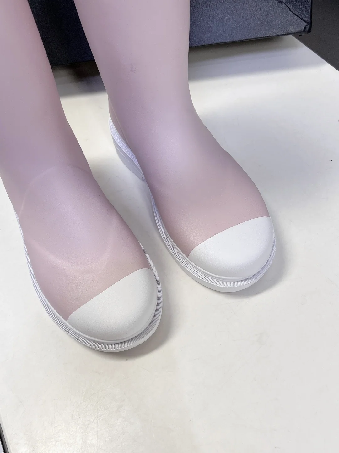샤넬 블랙 화이트 컬러블록 더블 C 고무 미들 부츠 상세 이미지 9