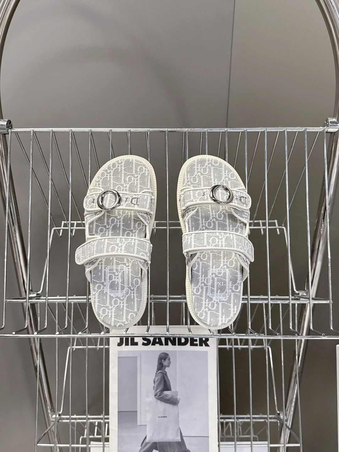 디올 오블리크 모노그램 벨크로 리본 샌들 상세 이미지 6