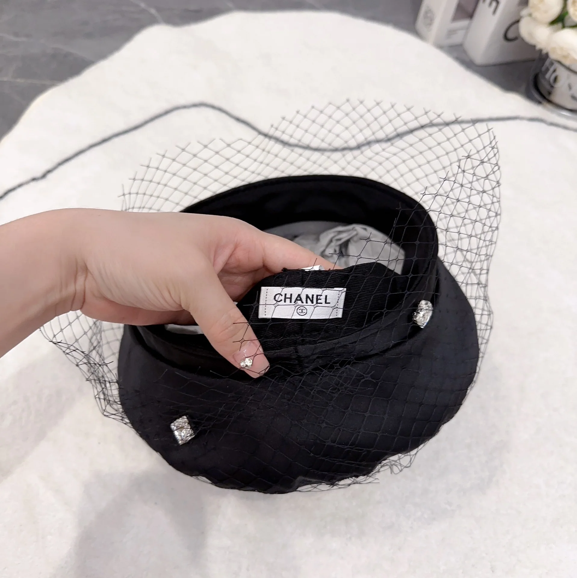 샤넬 다이아몬드 장식 메시 베레모 상세 이미지 4