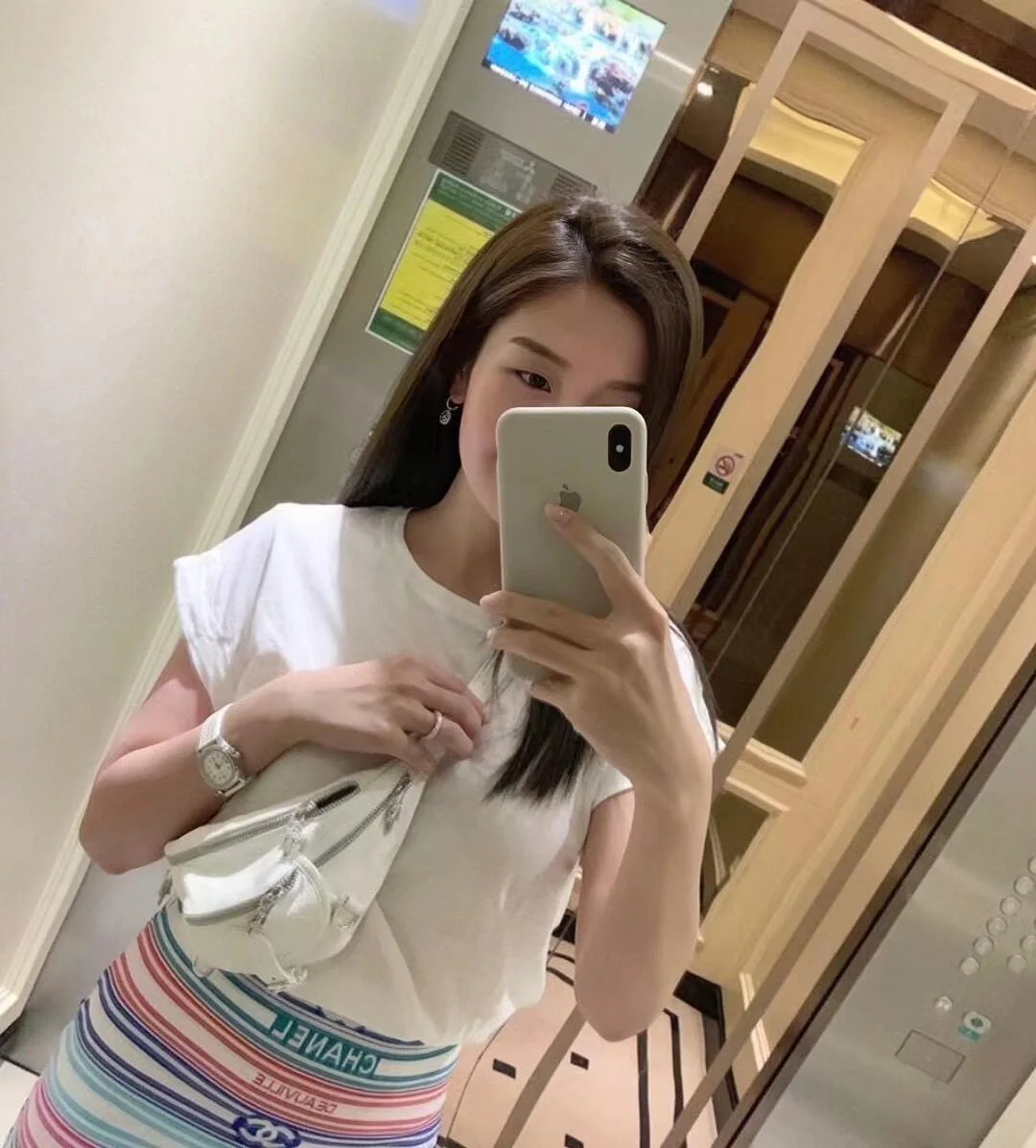 크롬하츠 화이트 허리 가방 상세 이미지 4