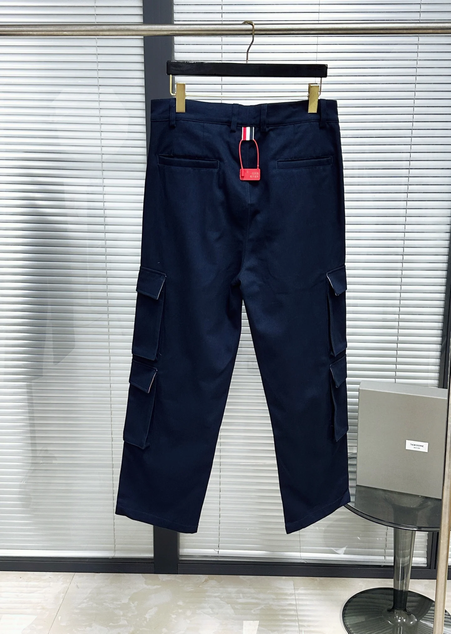 톰브라운 와이드 카고 워싱 남성 바지 레플리카 46718 Thom Browne 상세 이미지 3