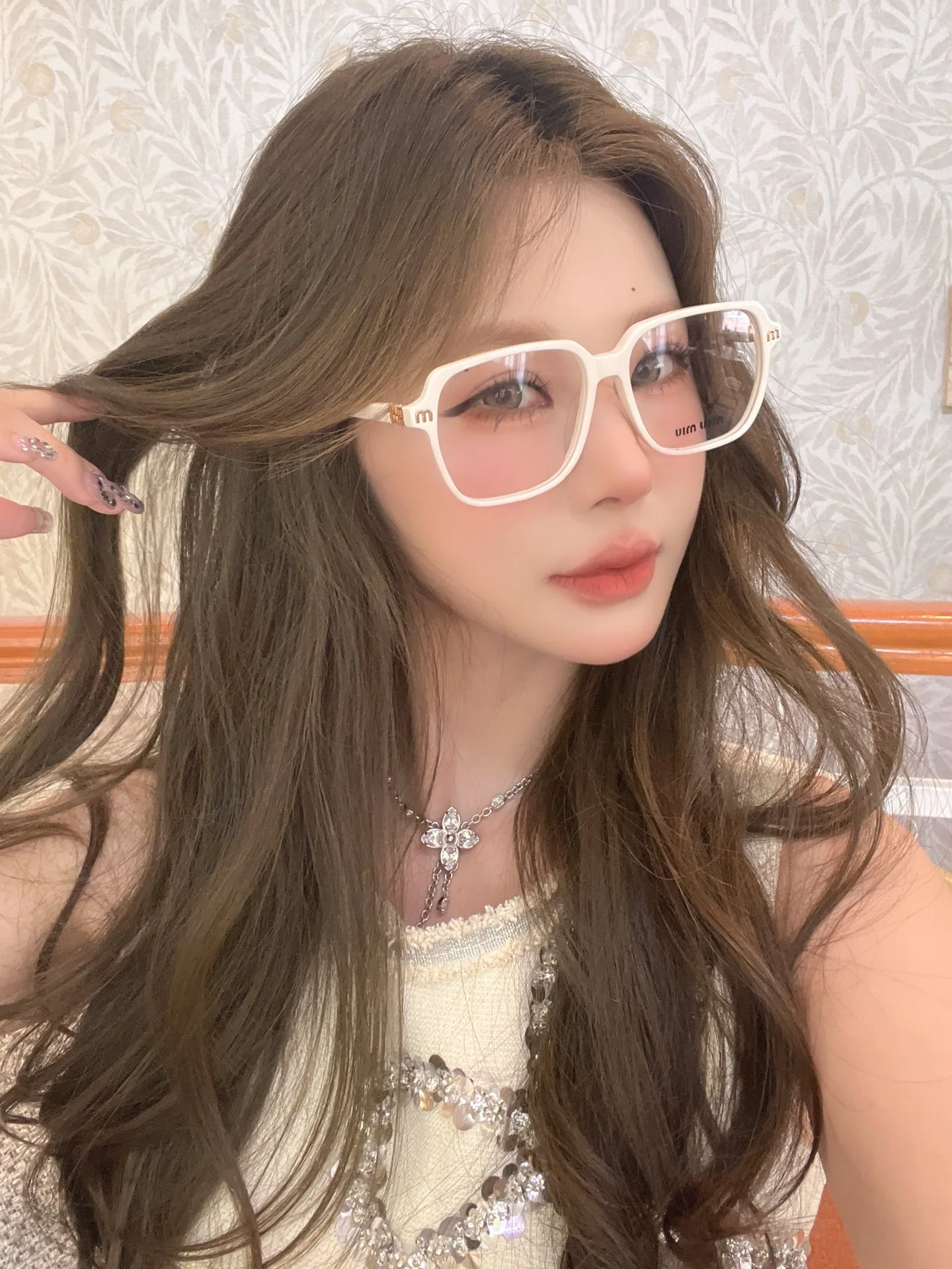 미우미우 VMU 63 ZS 선글라스 상세 이미지 2