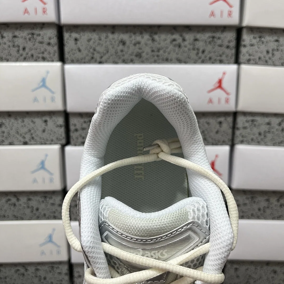 아식스 [TOP] 젤 카야노 14 1201A457-100 200308 Asics Gel-Kayano 14 JJJJound Silver White 상세 이미지 7