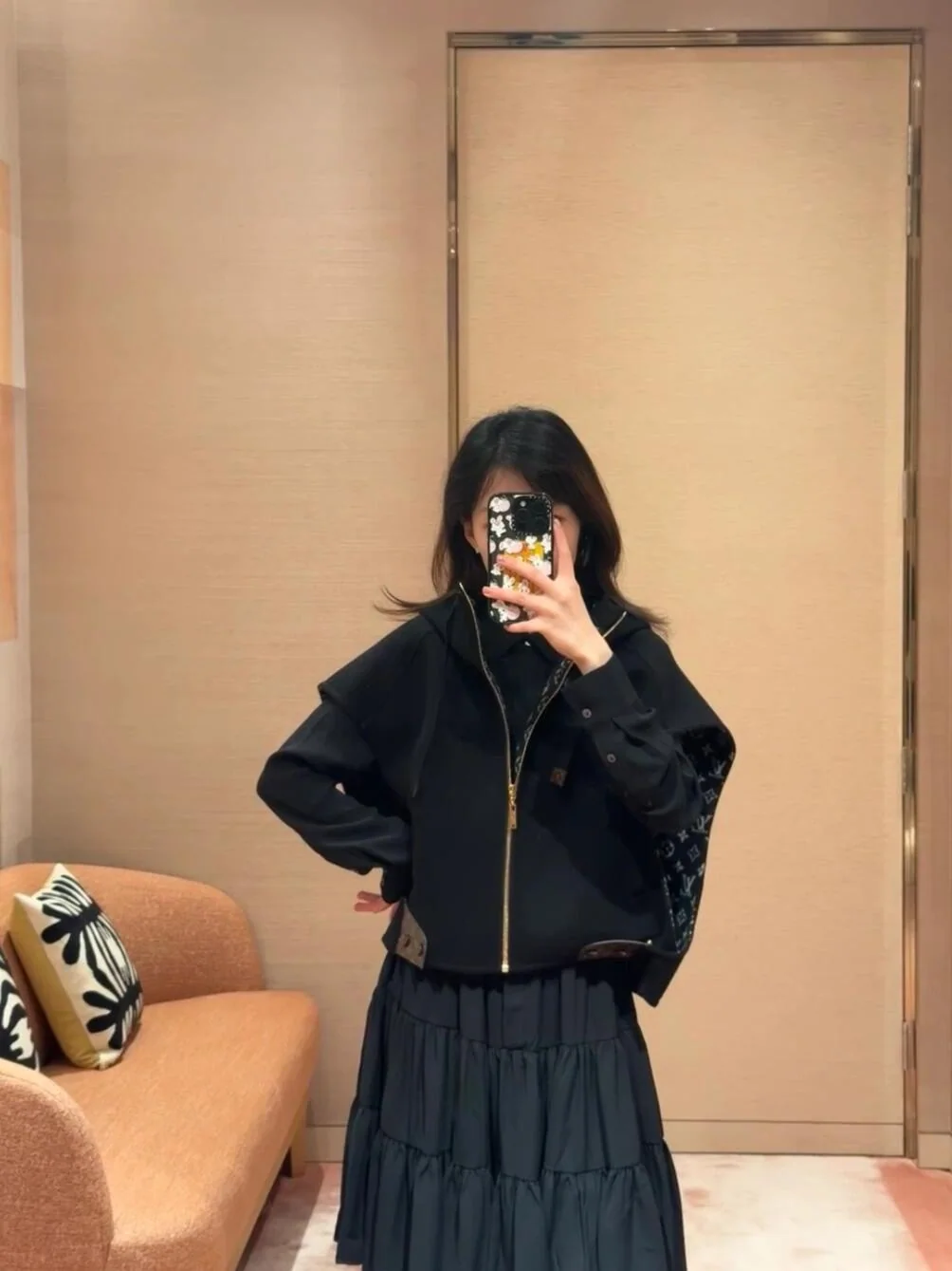 루이비통 캐시미어 블렌드 울 후드 베스트 2025 FW 상세 이미지 4