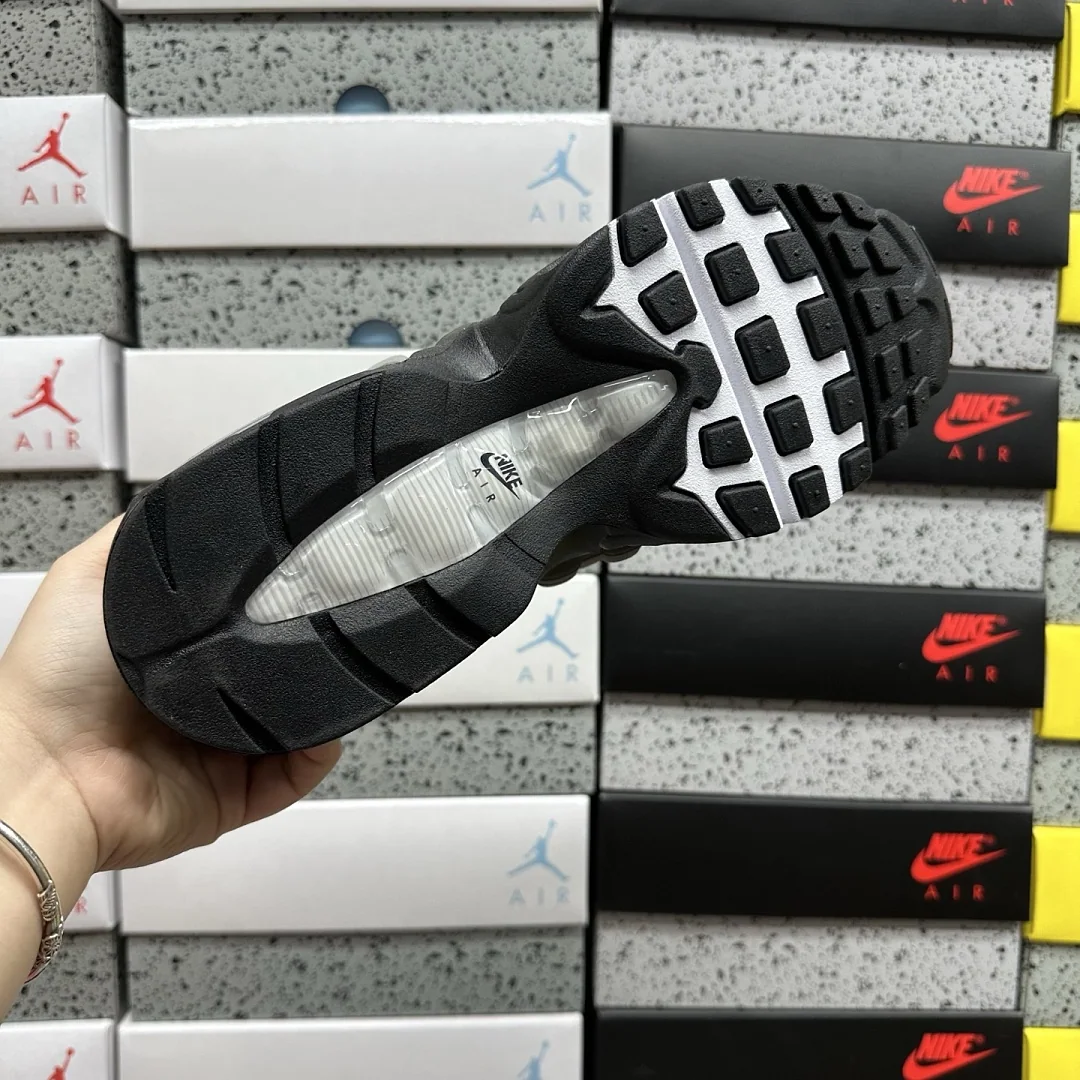 나이키 [KZ2.0] 에어 맥스 95 OG HM4740-007 201561 Nike Air Max 95 OG Big Bubble Granite 상세 이미지 8