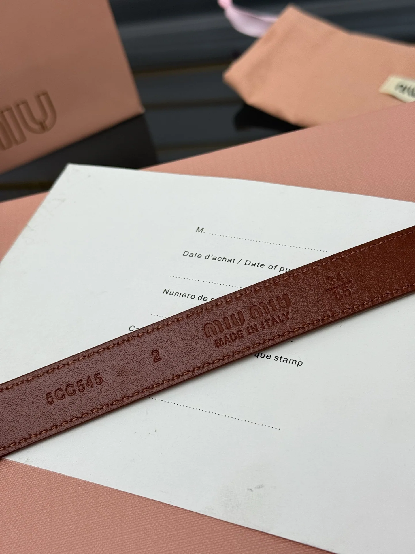 미우미우 로고 각인 금속장식 스웨이드 여성 벨트 상세 이미지 6
