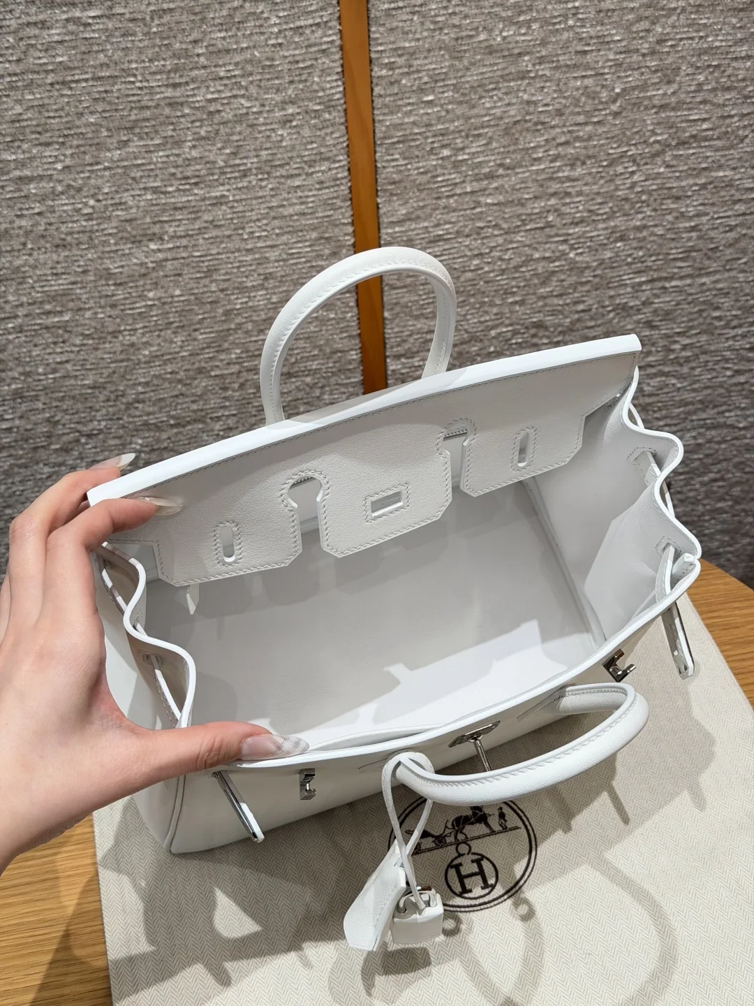 에르메스 버킨 25 스위프트 가죽 가방 상세 이미지 5